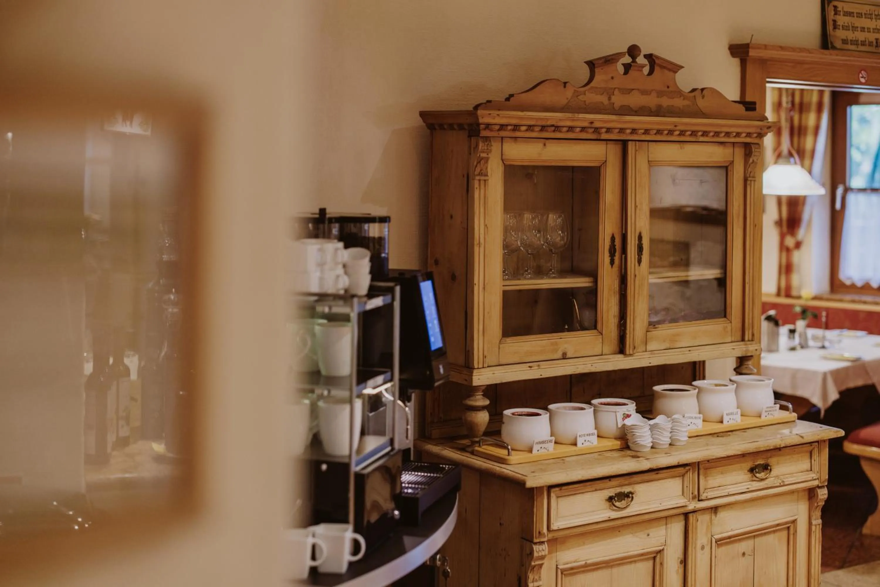 Buffet breakfast in Landhotel Gschirnwirt