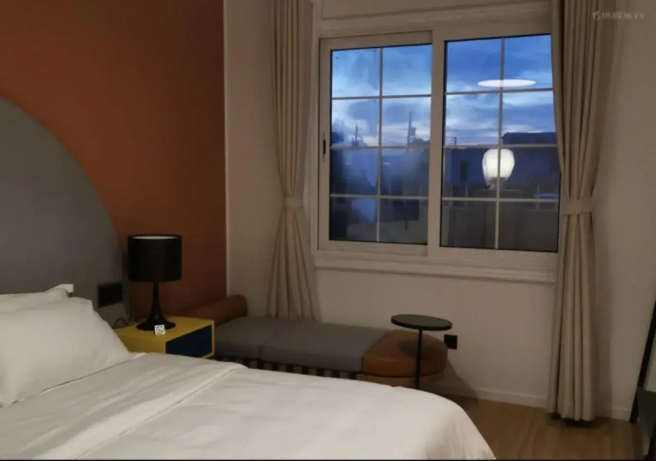 Bedroom, Bed in Discovery Saipan Hotel Bedroom, Bed in Discovery Saipan Hotel