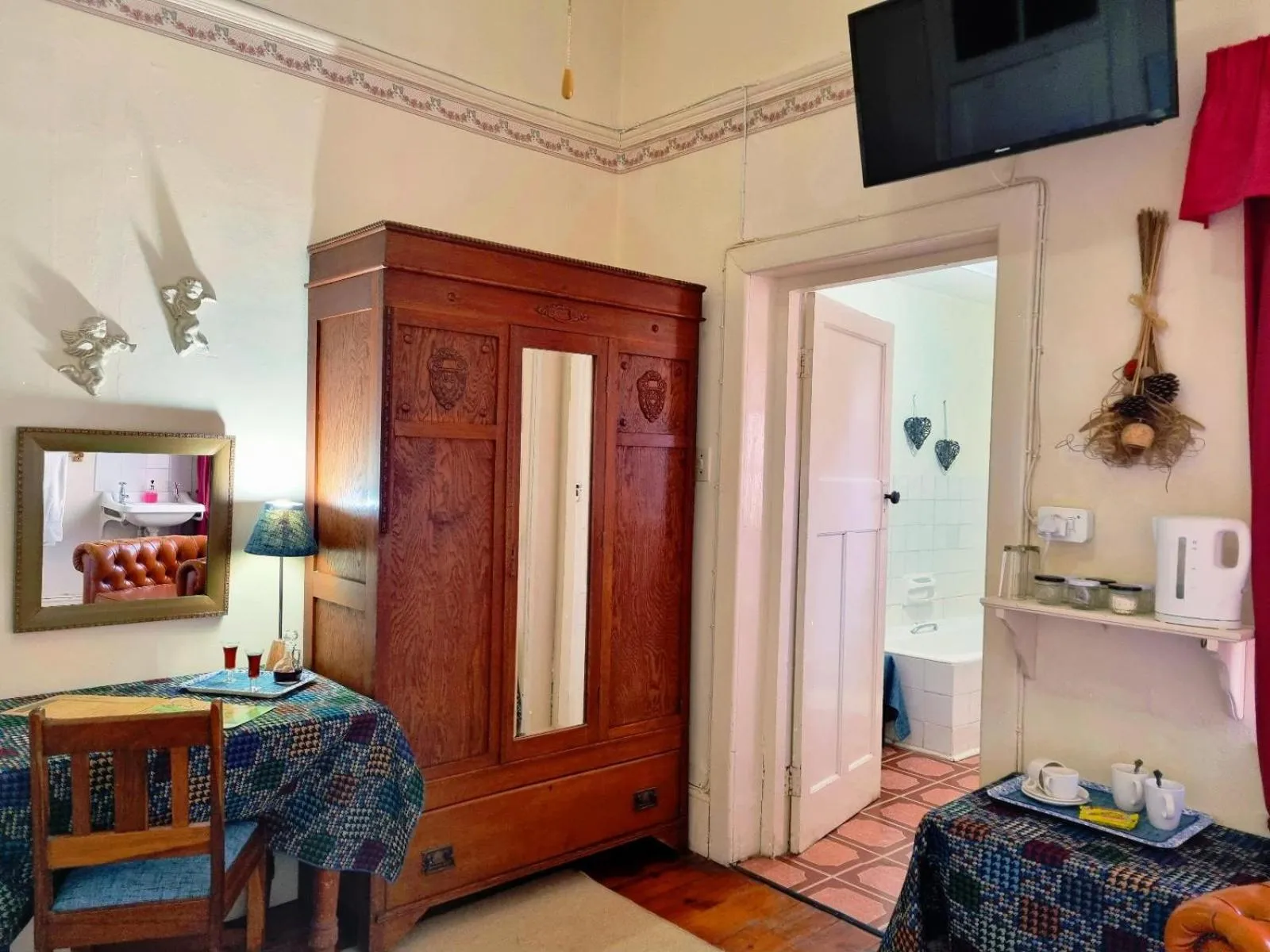 TV and multimedia in Mountain View Country Inn