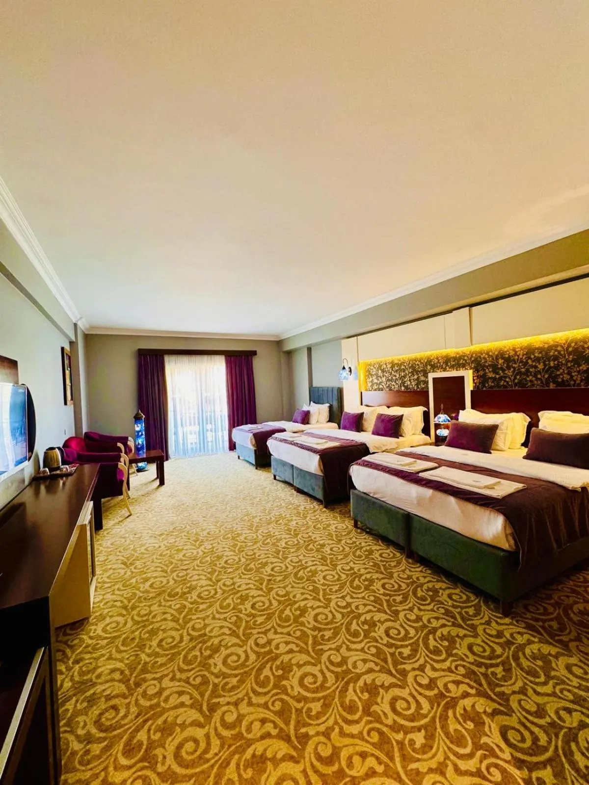 Photo of the whole room, Bed in Pamukkale Whiteheaven Suite Hotel