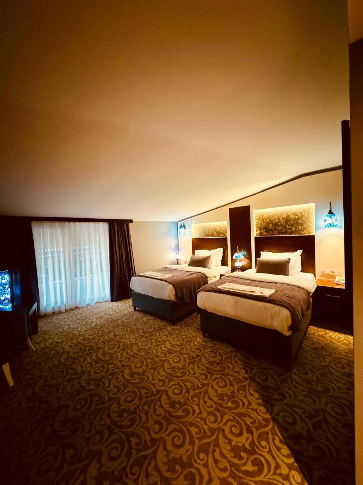 Photo of the whole room, Bed in Pamukkale Whiteheaven Suite Hotel