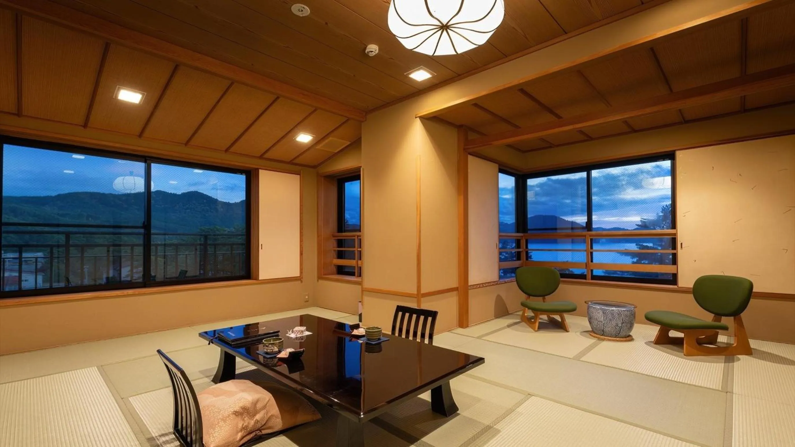 Photo of the whole room in Kashintei Shirahama