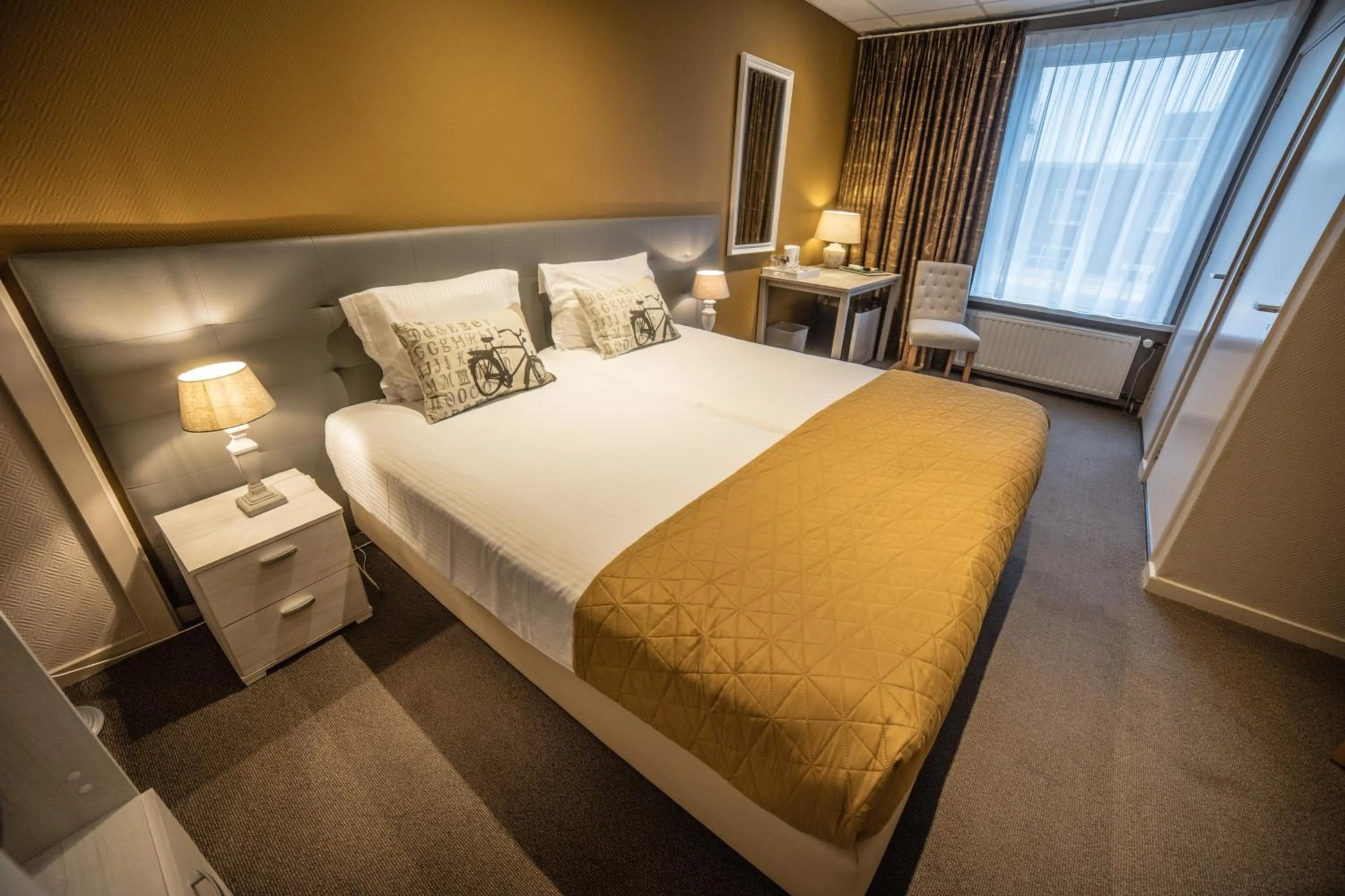 Bedroom, Bed in De Eenhoorn