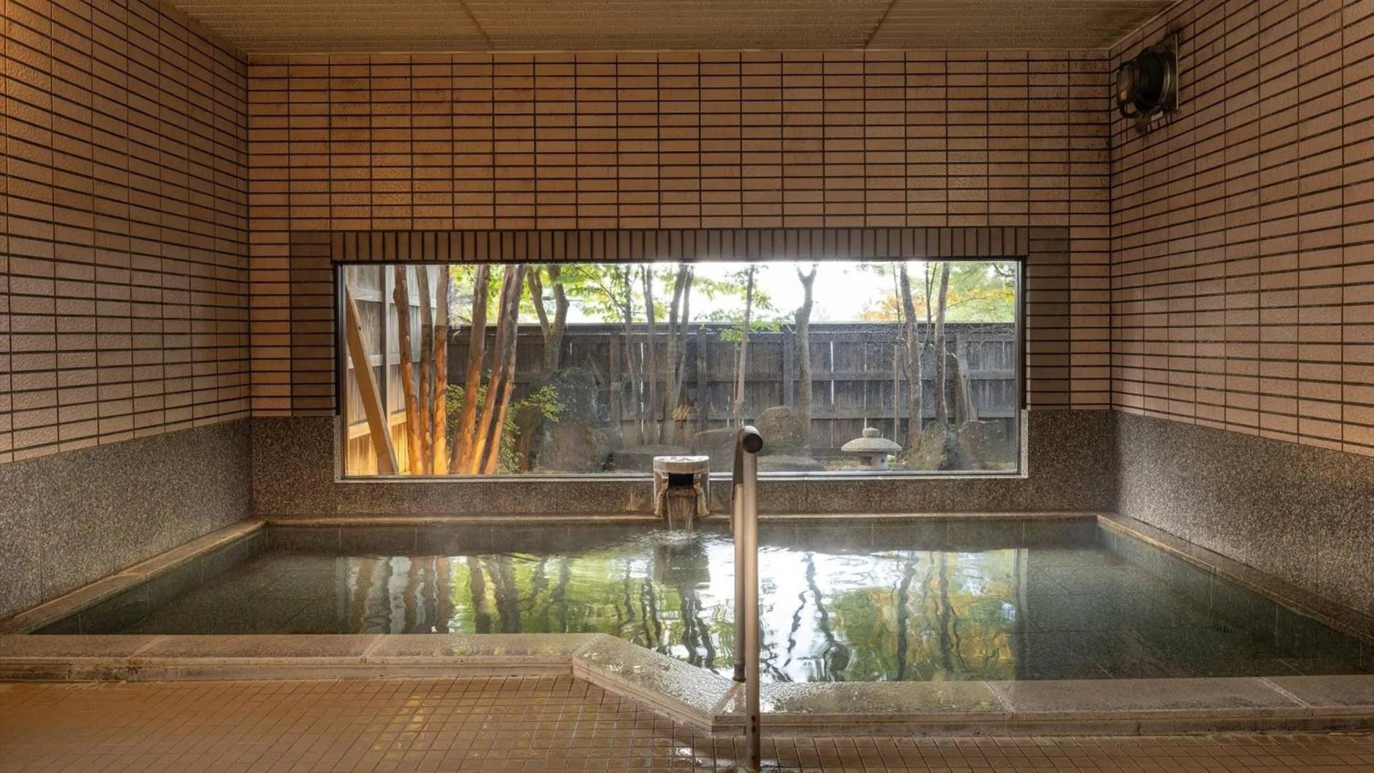 Hot Spring Bath in Katakurinohana