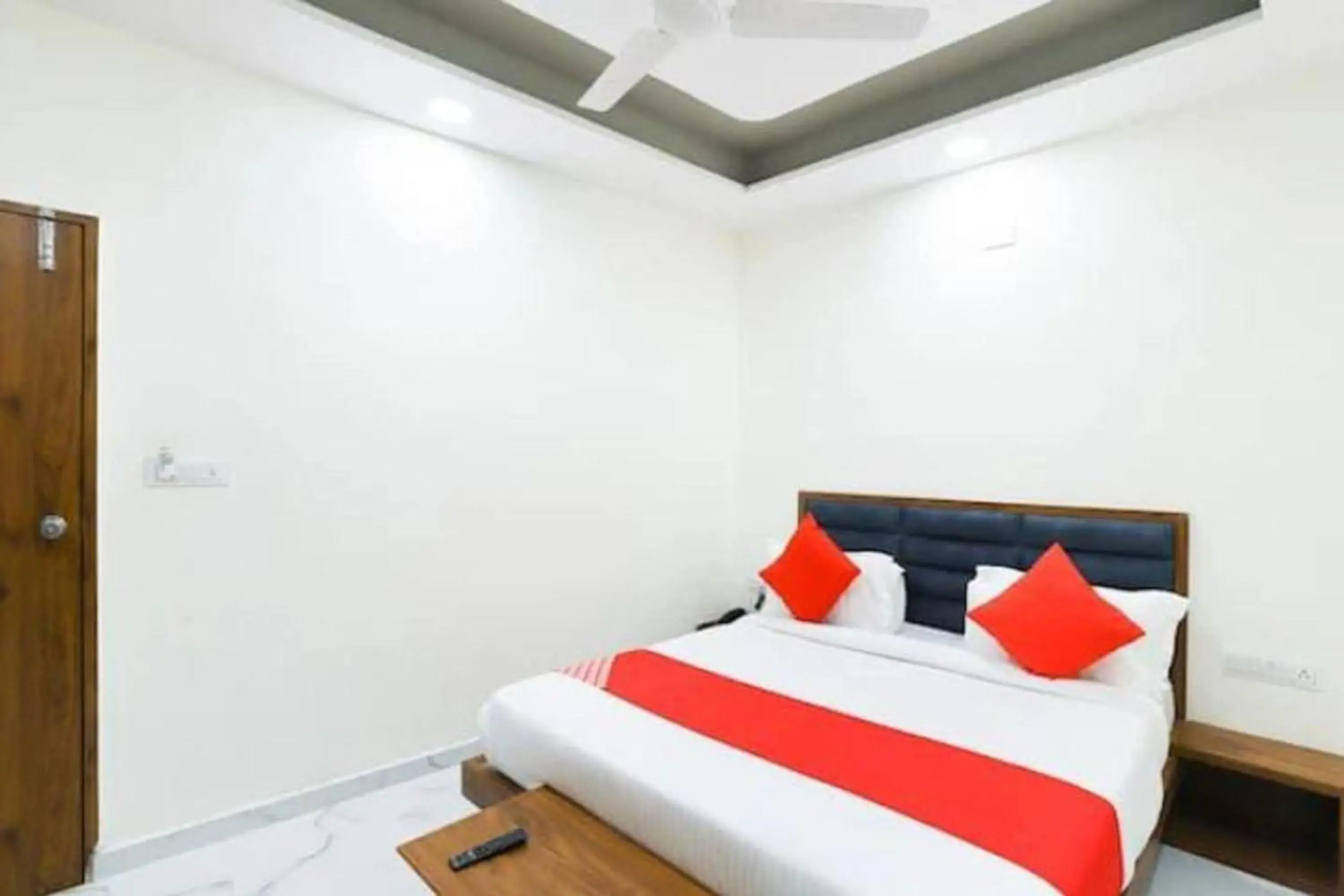 Bedroom in Hotel New Lake View Bedroom in Hotel New Lake View