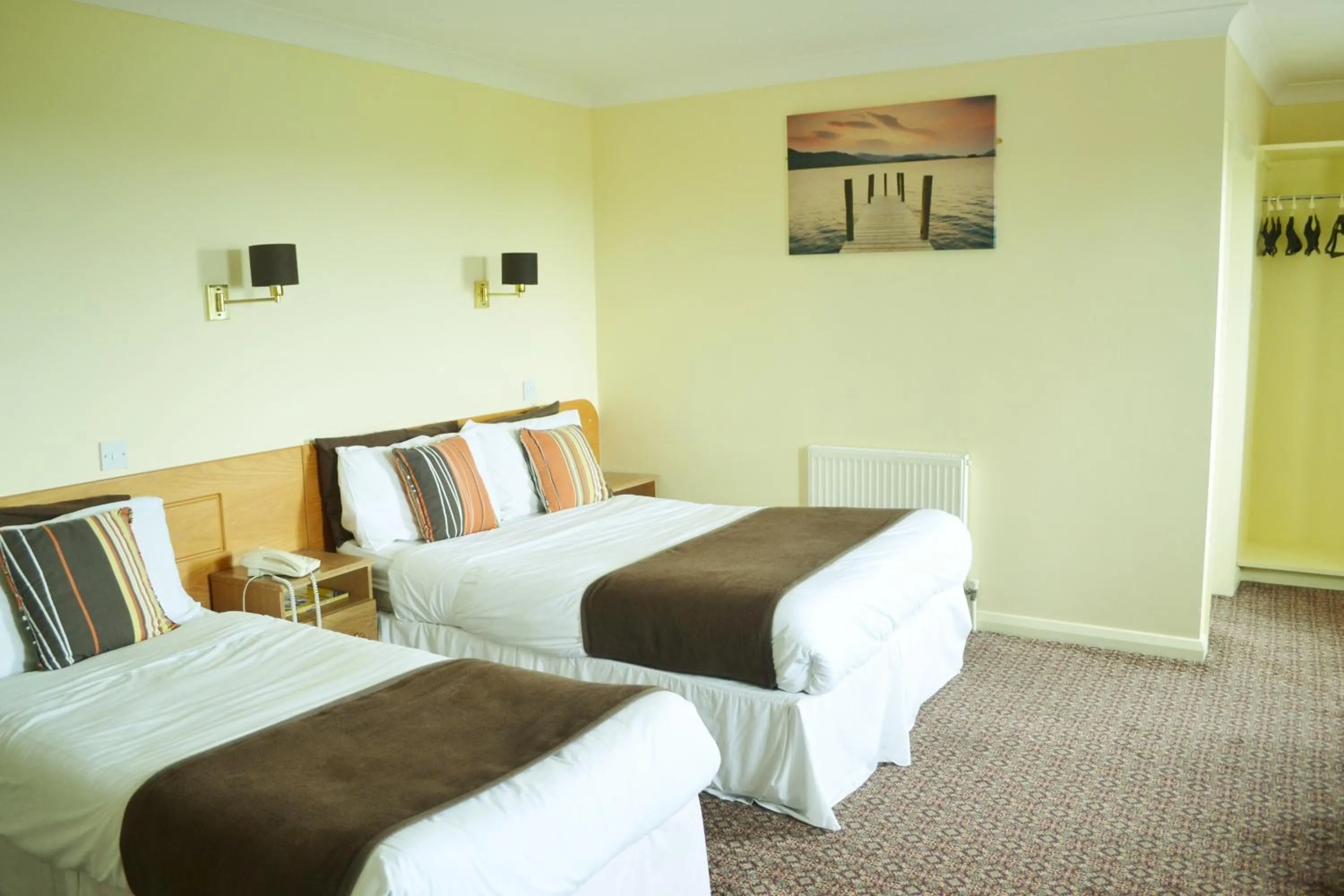 Photo of the whole room, Bed in Teac Jack