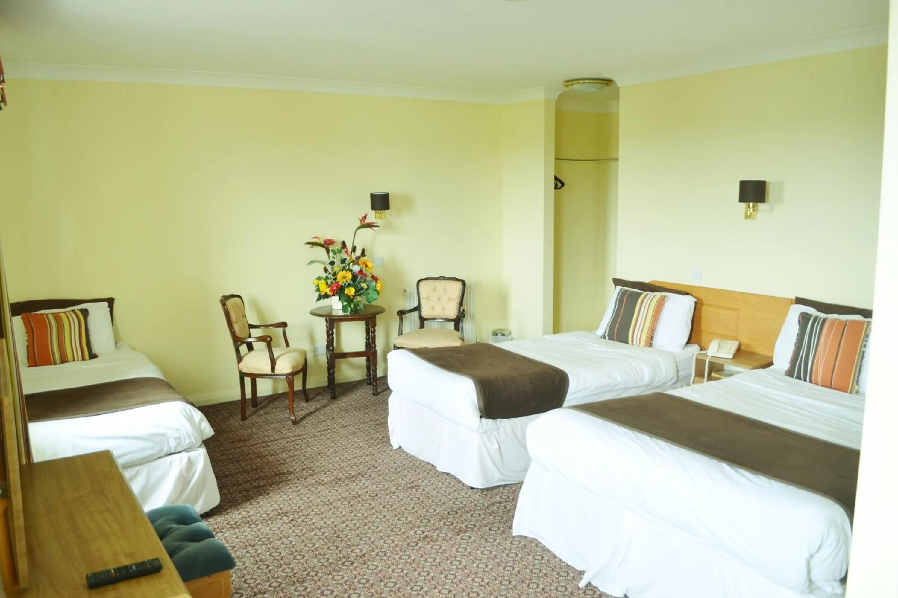 Photo of the whole room, Bed in Teac Jack