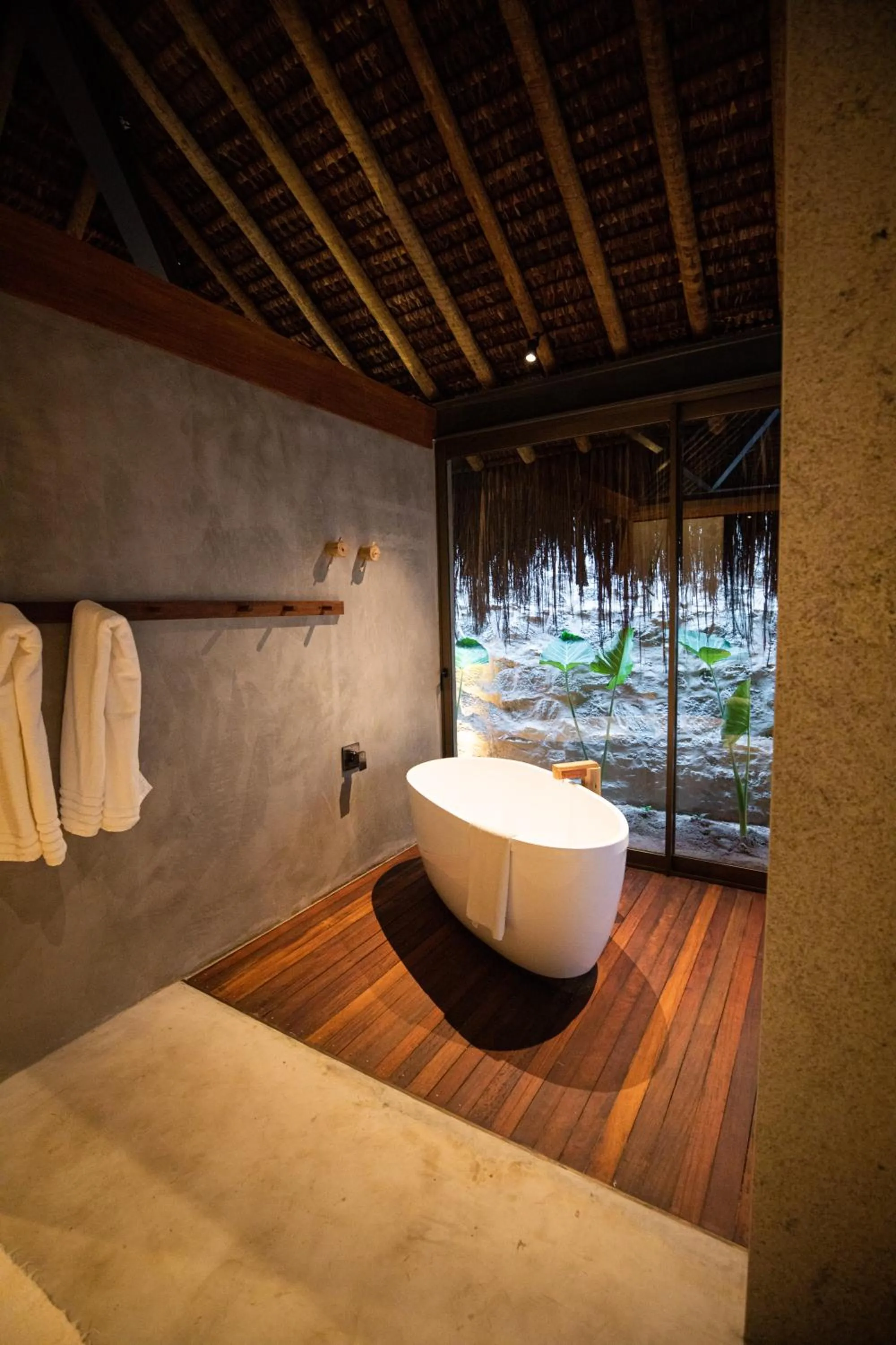 Bathroom, Bed in Paru Boutique Hotel
