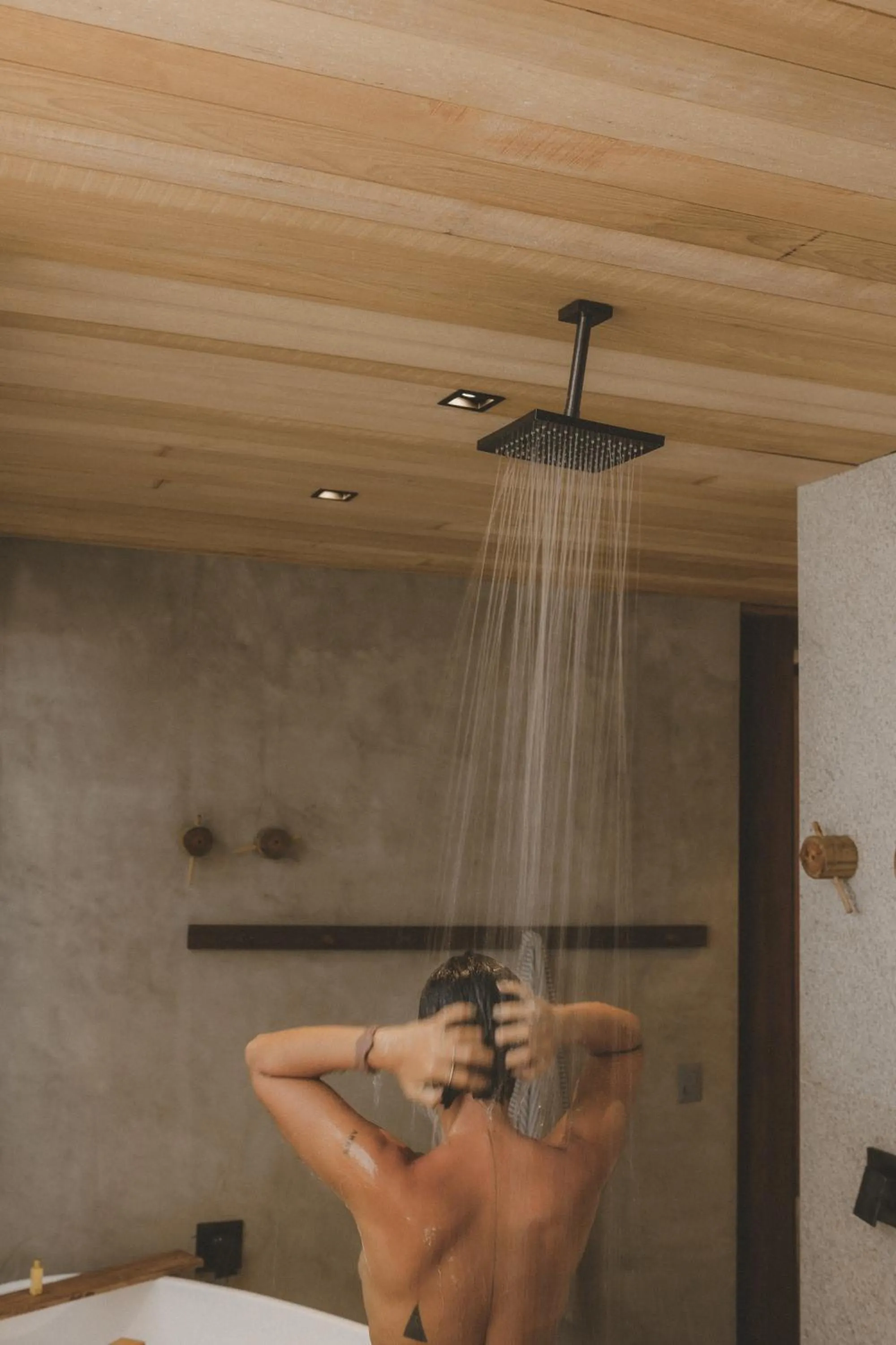 Shower in Paru Boutique Hotel