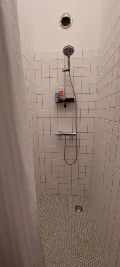 Shower in Bickersbed