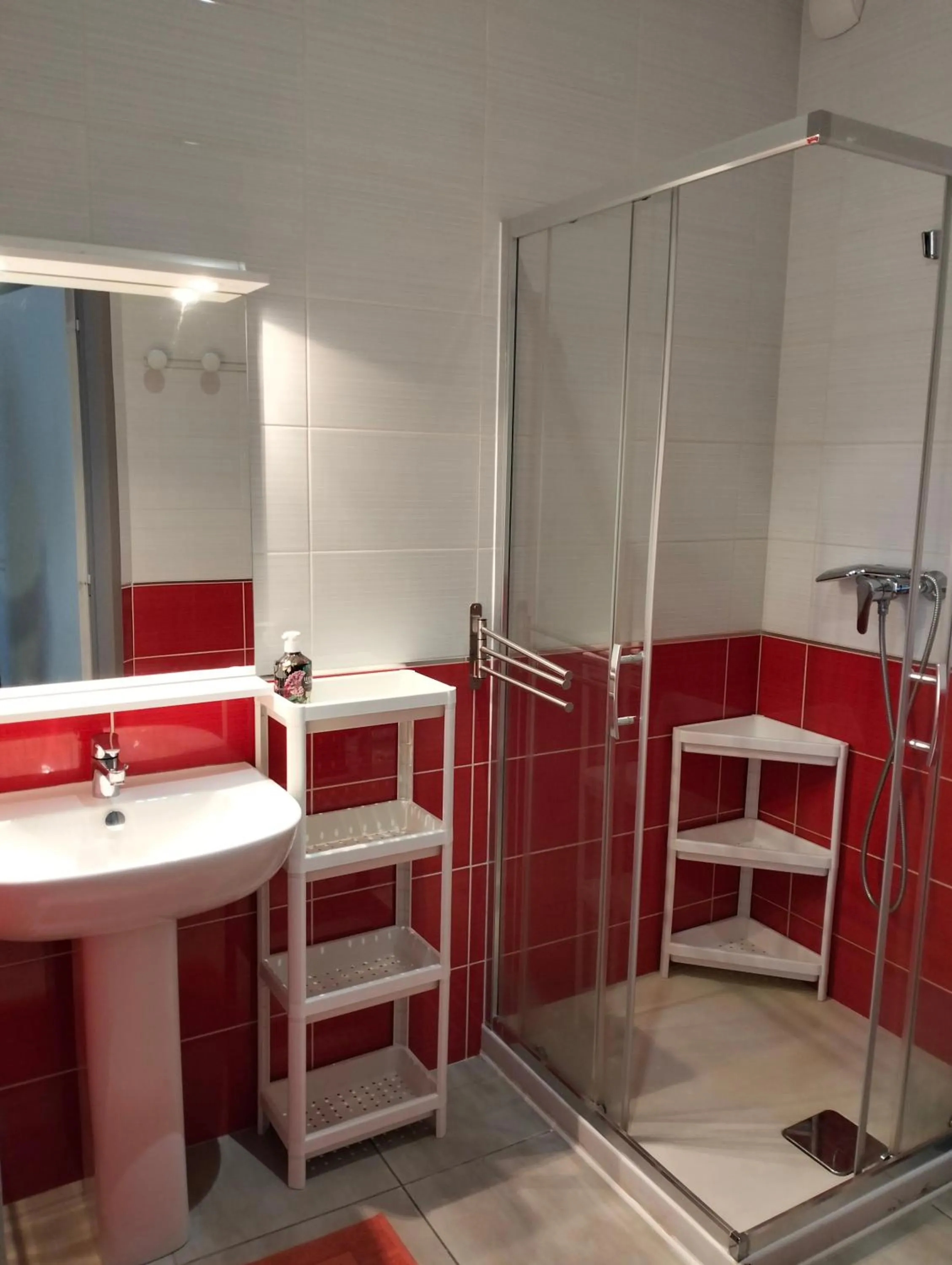 Shower in Tikazéla - Escale Tournon-Sur-Rhône