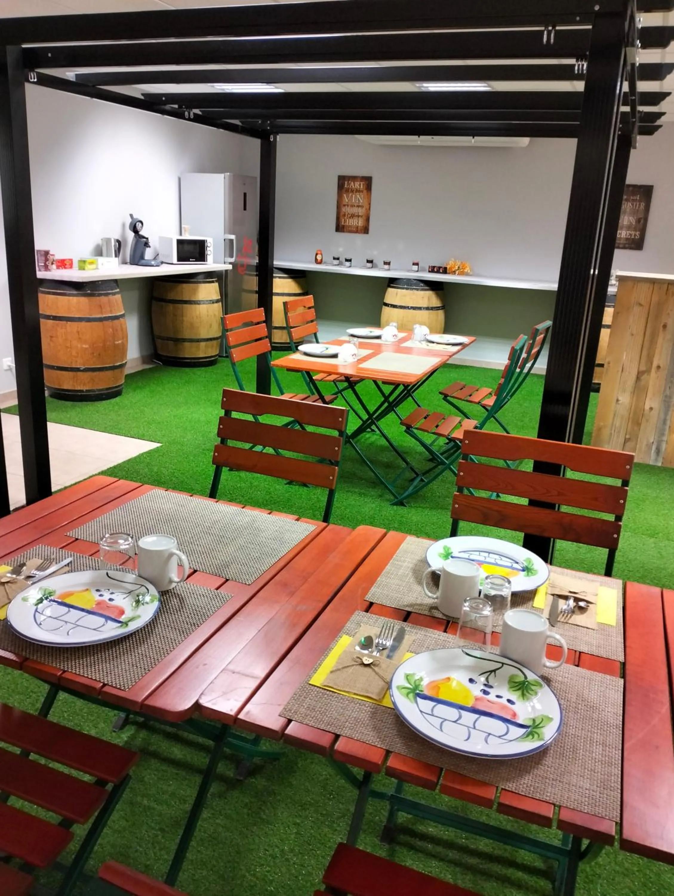 Dining area in Tikazéla - Escale Tournon-Sur-Rhône
