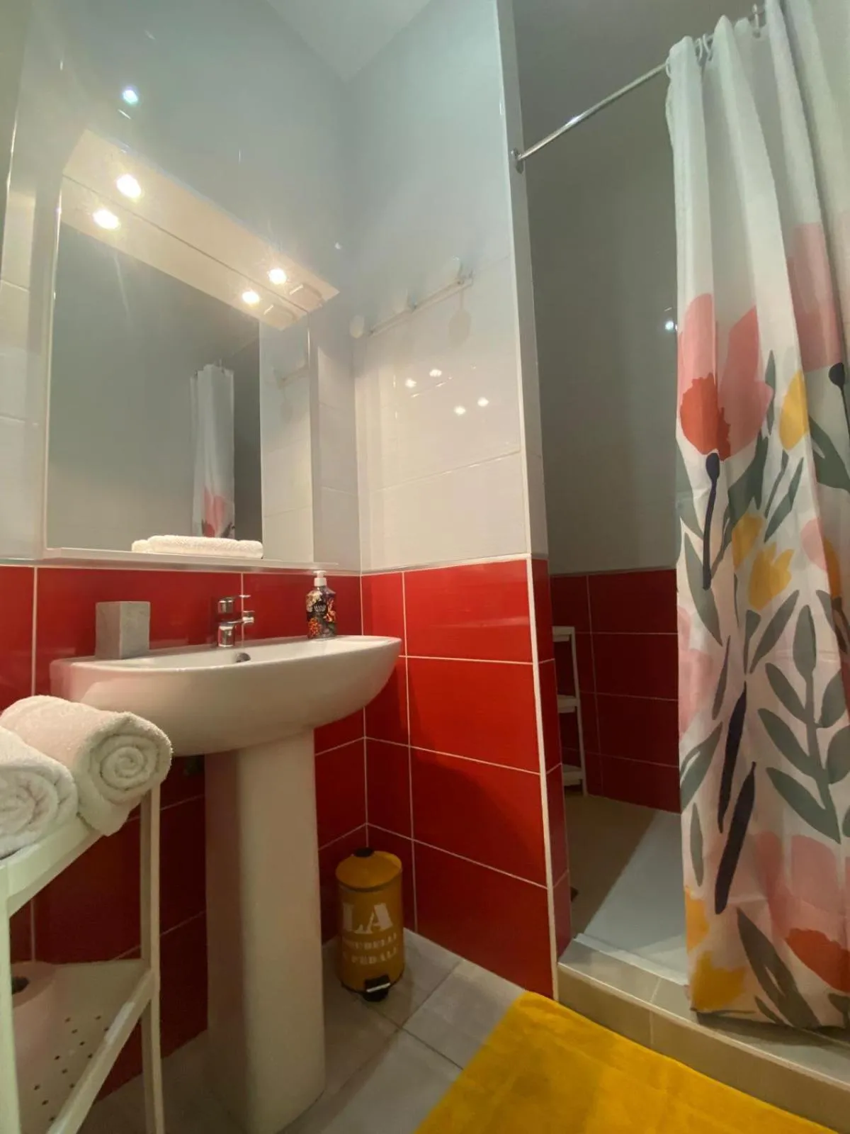 Shower in Tikazéla - Escale Tournon-Sur-Rhône