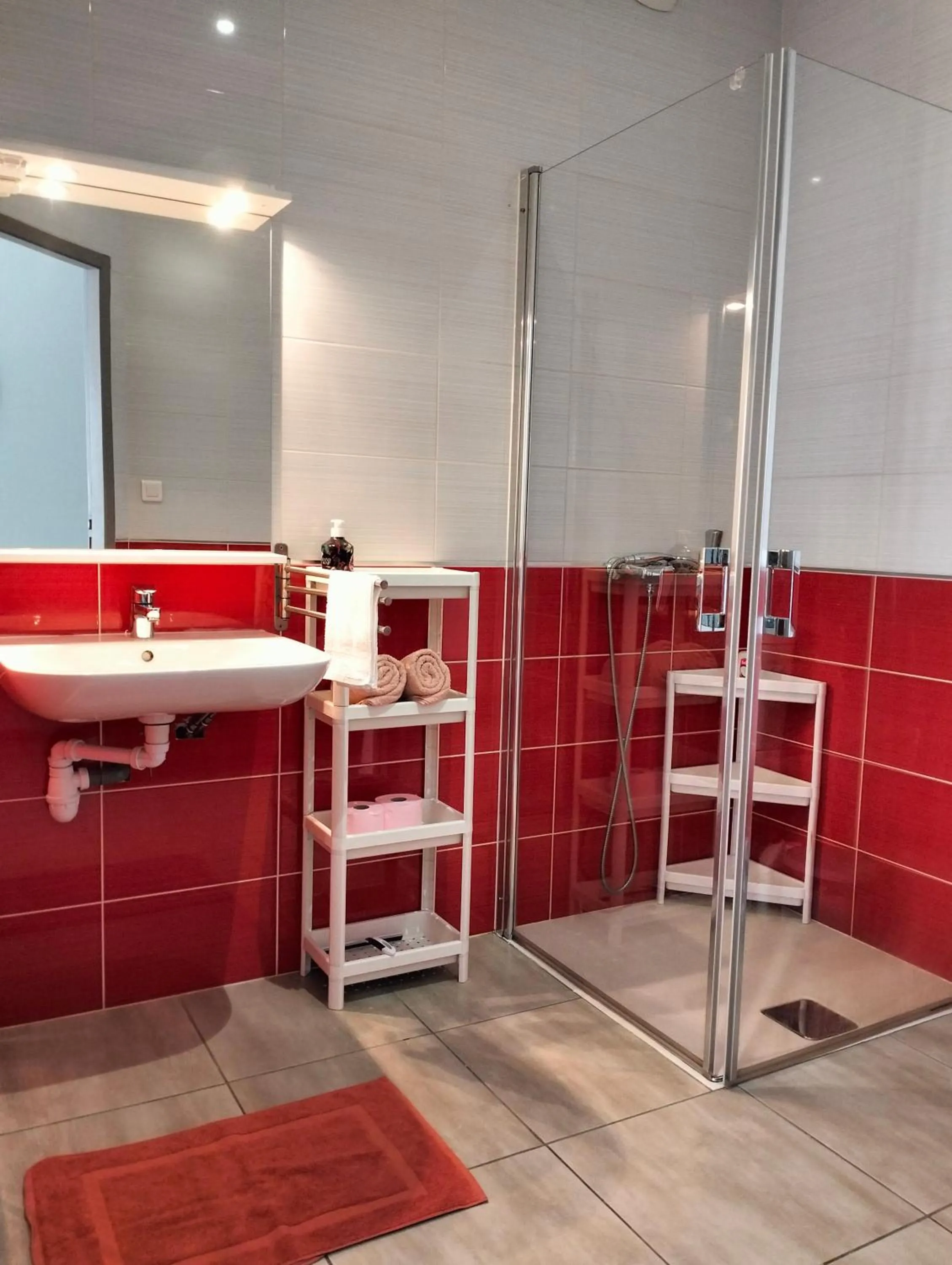 Shower in Tikazéla - Escale Tournon-Sur-Rhône
