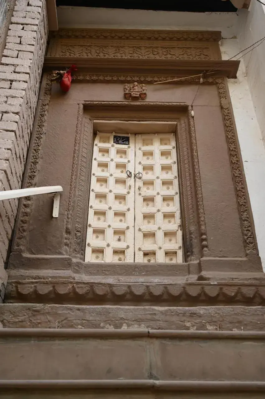 Facade/entrance in Narayana's Haveli Facade/entrance in Narayana's Haveli