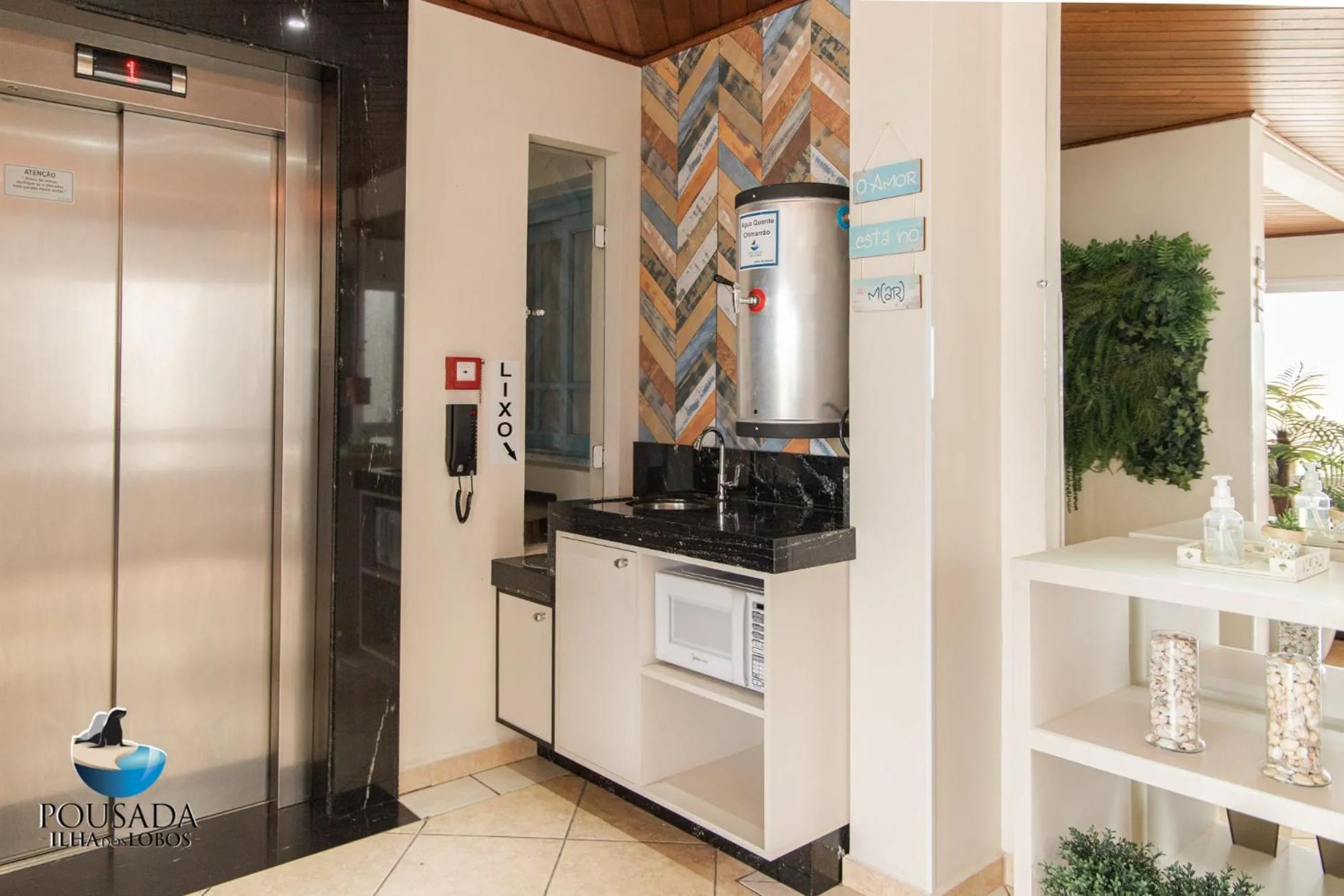Kitchen or kitchenette in Pousada Ilha dos Lobos