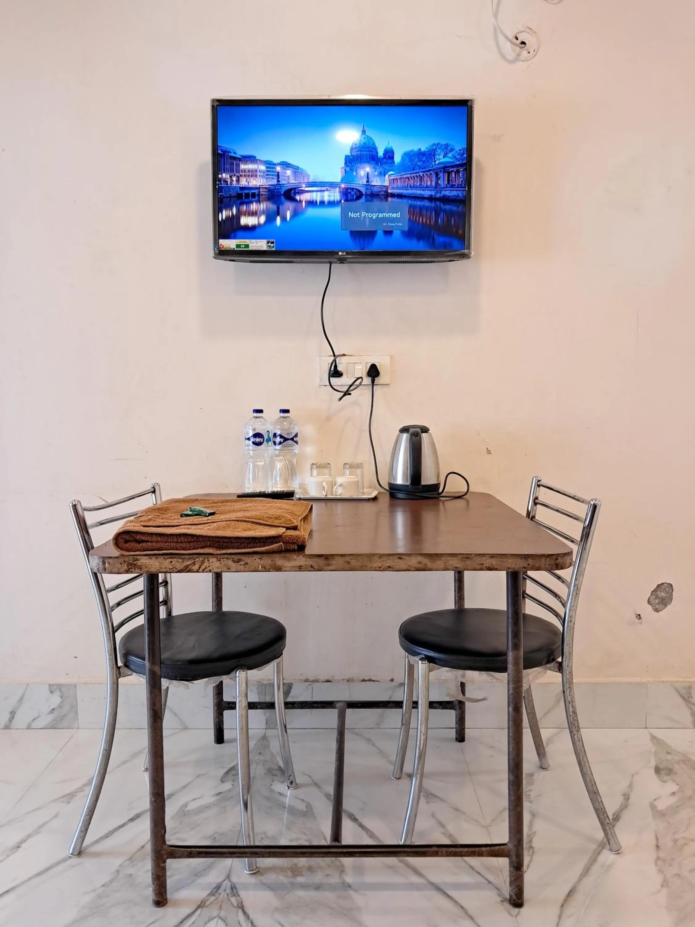 TV and multimedia in LD Guest House, Ayodhya