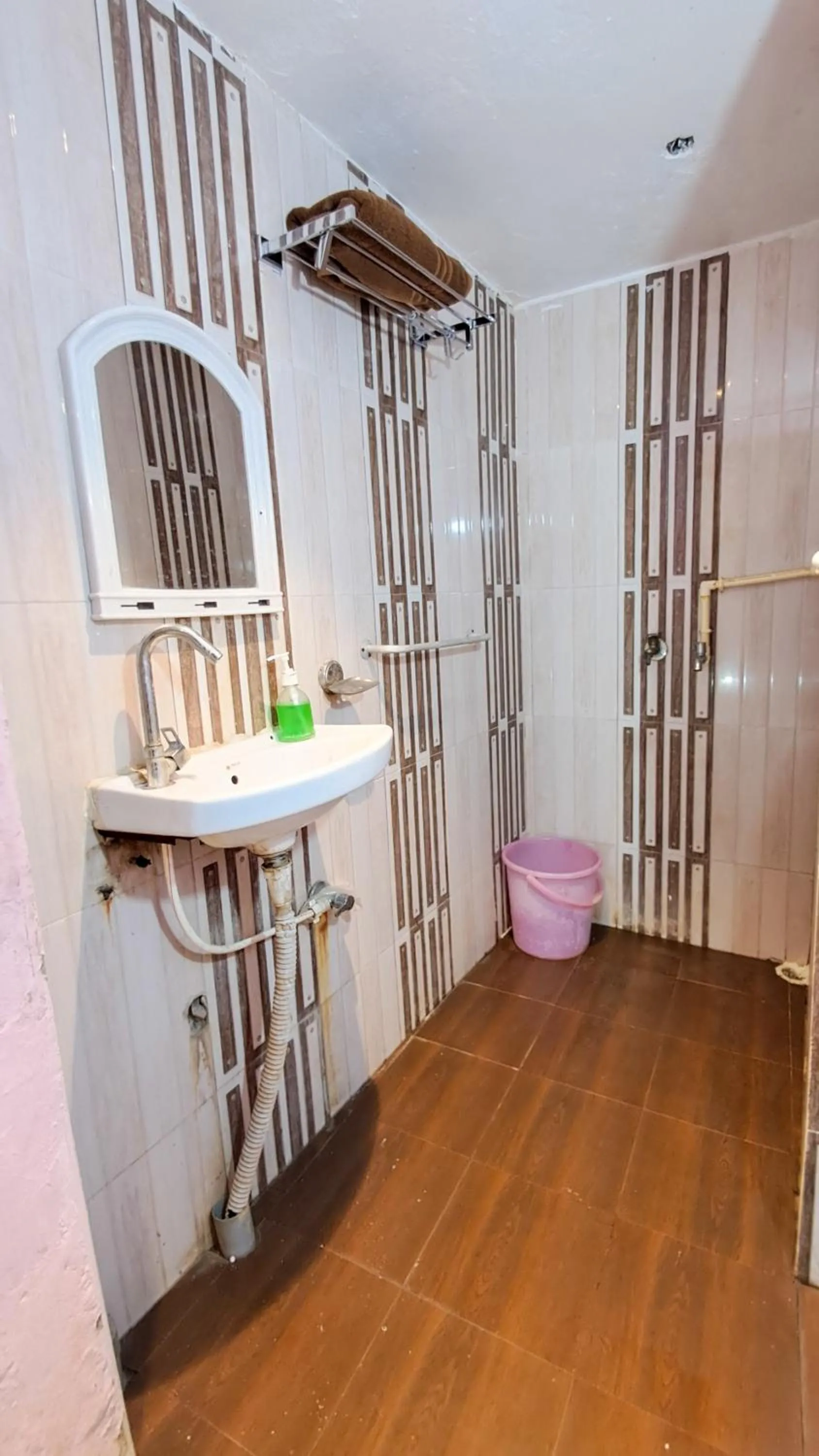 Bathroom in LD Guest House, Ayodhya