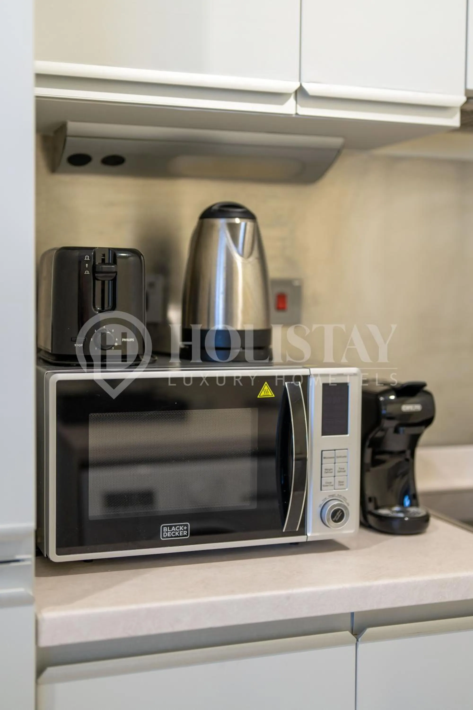Kitchen or kitchenette in Holistay Luxury Homes - Burj khalifa view - Direct Access Dubai Mall