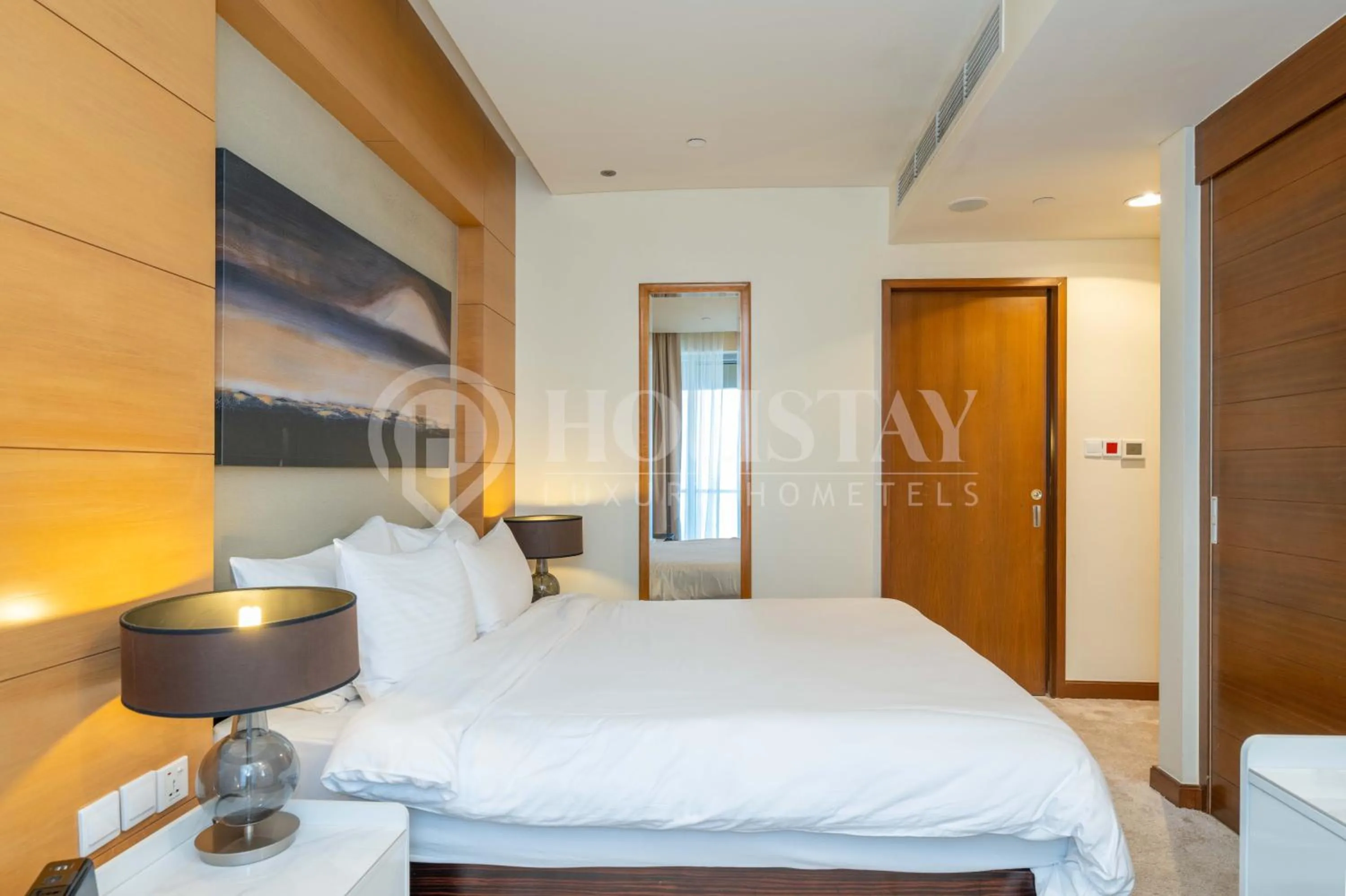 Bed in Holistay Luxury Homes - Burj khalifa view - Direct Access Dubai Mall