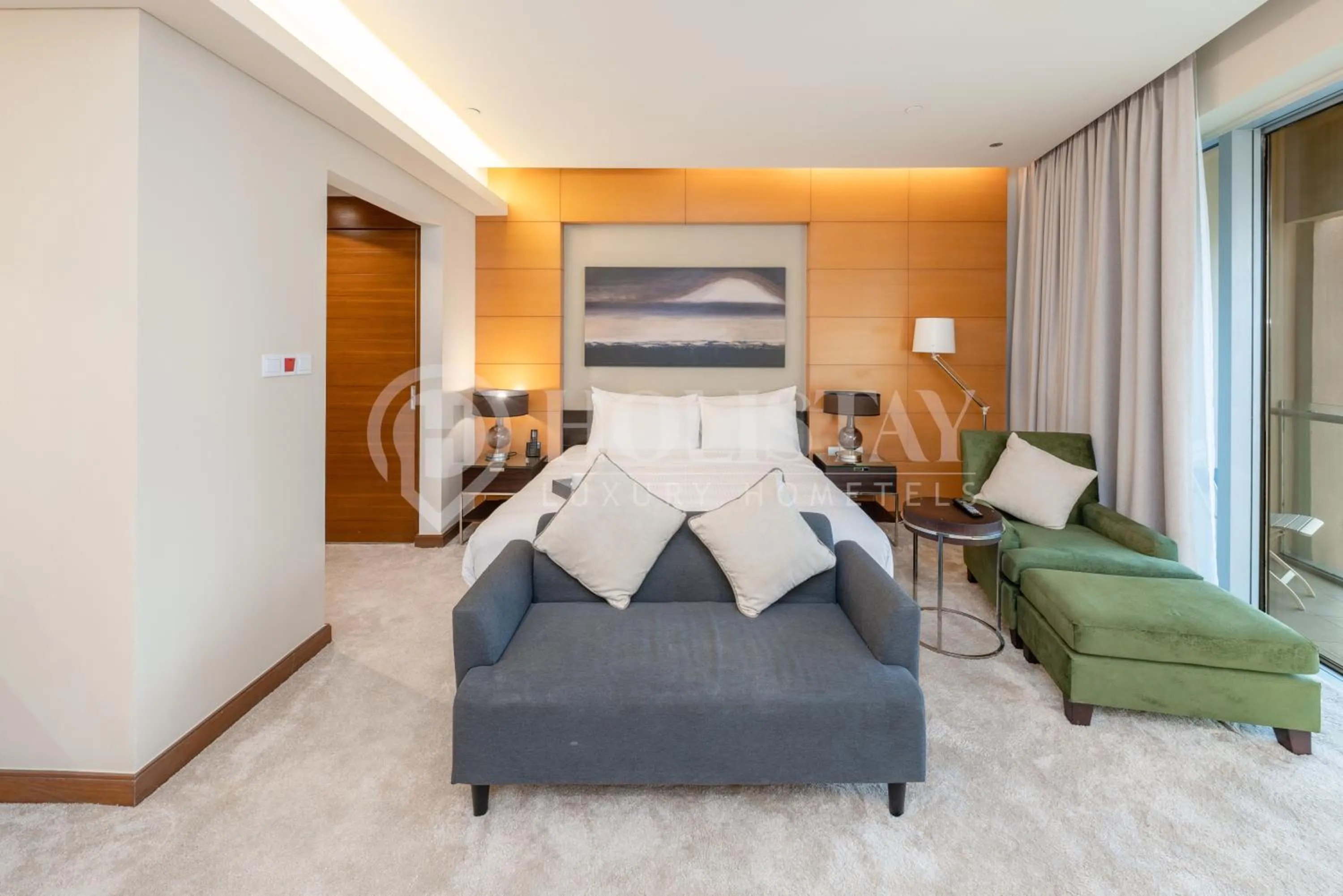 Bed in Holistay Luxury Homes - Burj khalifa view - Direct Access Dubai Mall