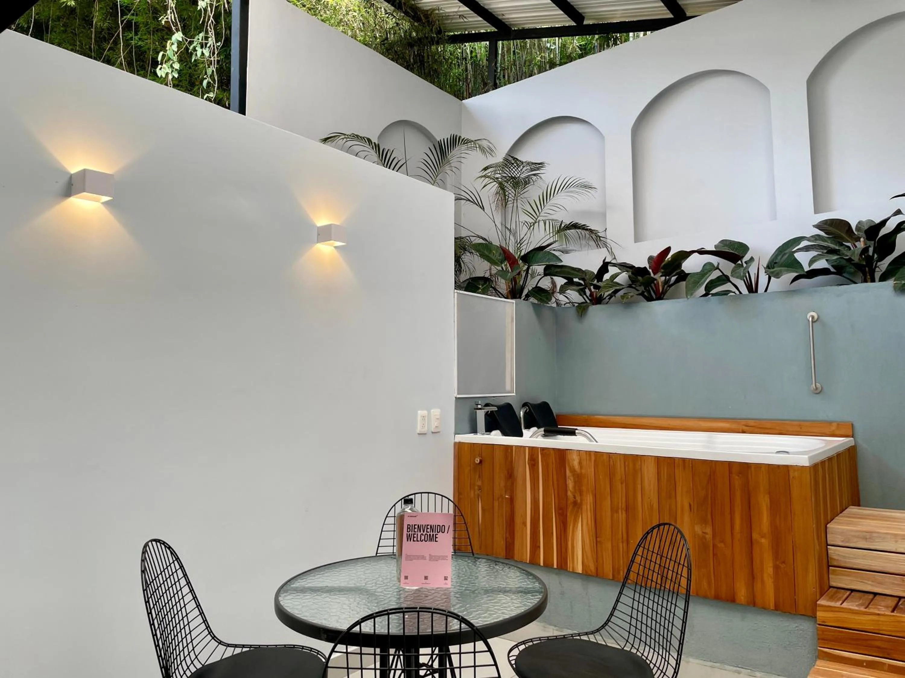 Apartments with Jacuzzi in El Poblado by Wynwood House