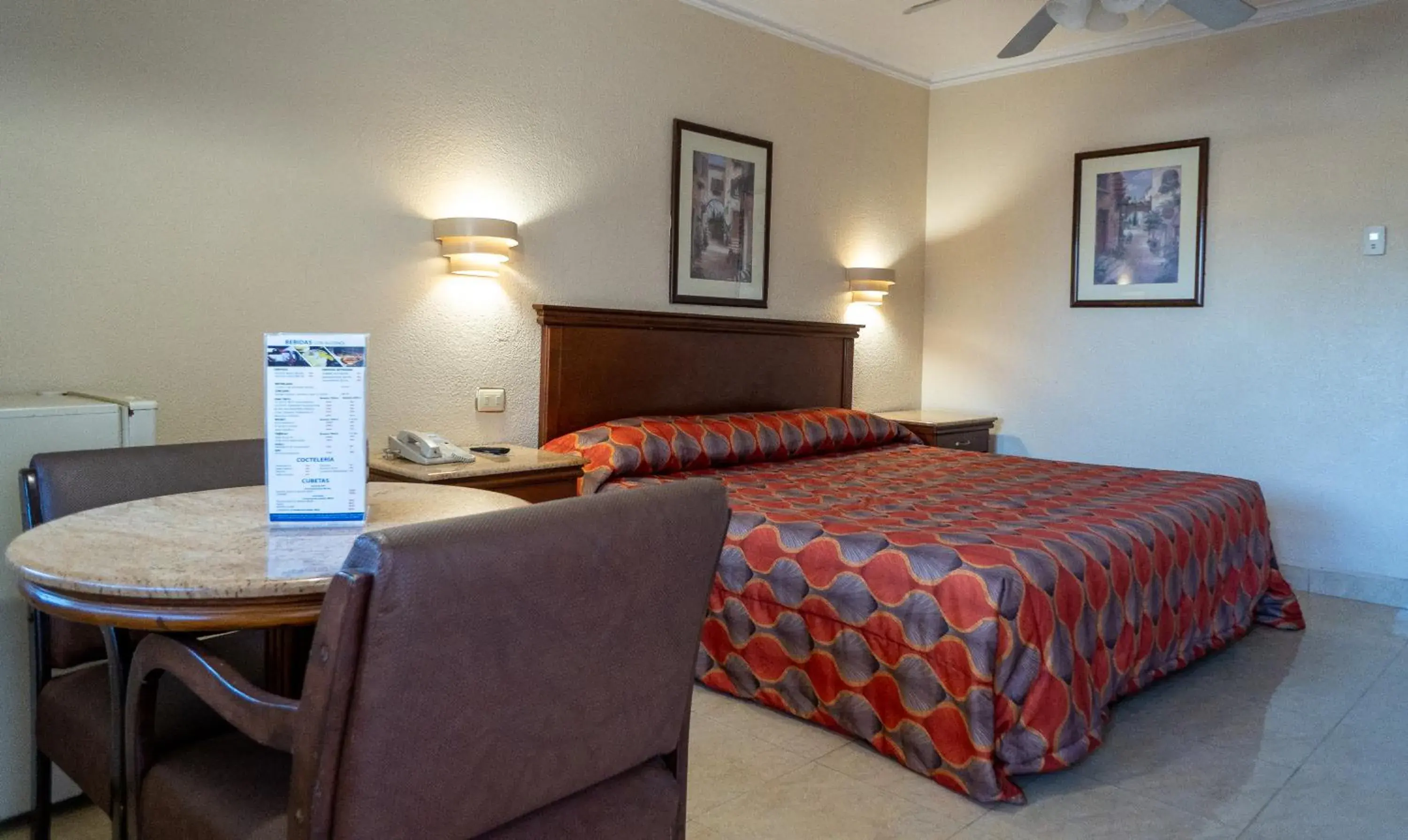 Economic Room with Extra Large Bed in Hotel San Angel Economic Room with Extra Large Bed in Hotel San Angel