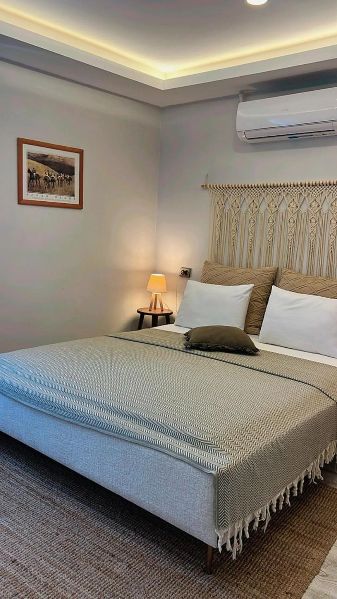 Photo of the whole room, Bed in Dia Urla