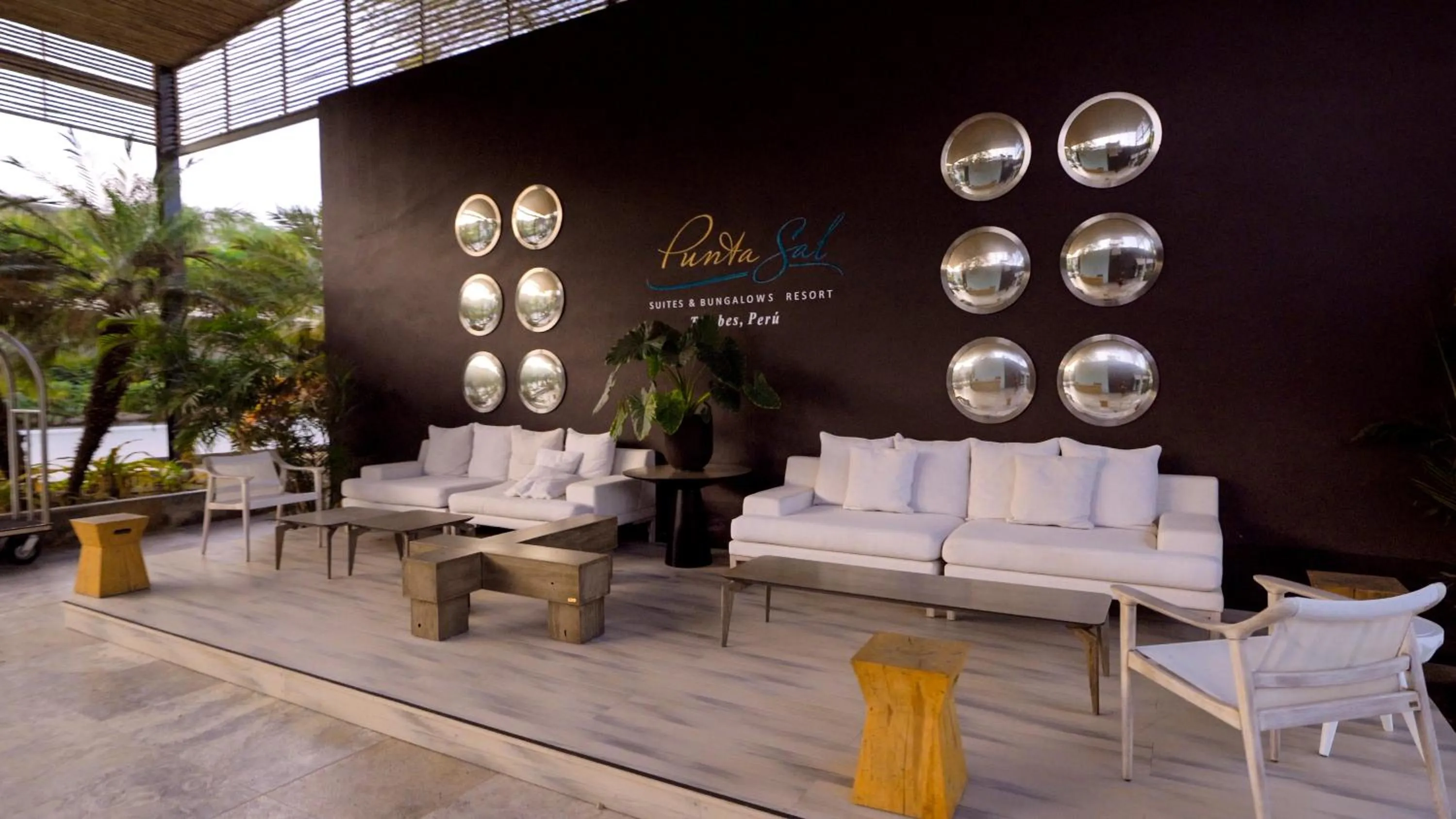 Lobby or reception in Punta Sal Suites & Bungalows Resort