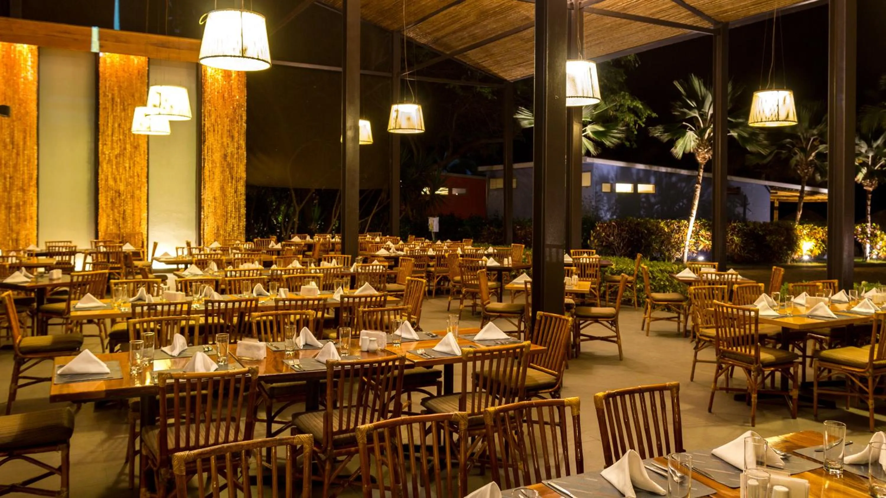 Living room in Punta Sal Suites & Bungalows Resort