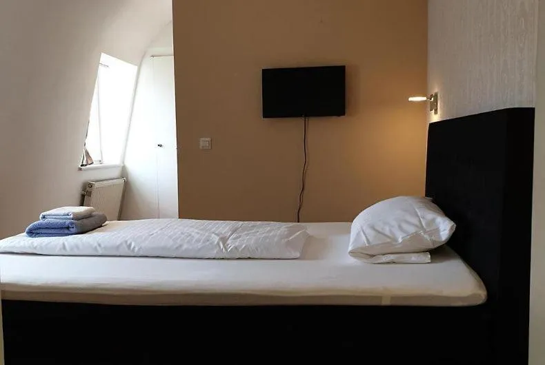 Bedroom, Bed in Gasthof Blauer Bock