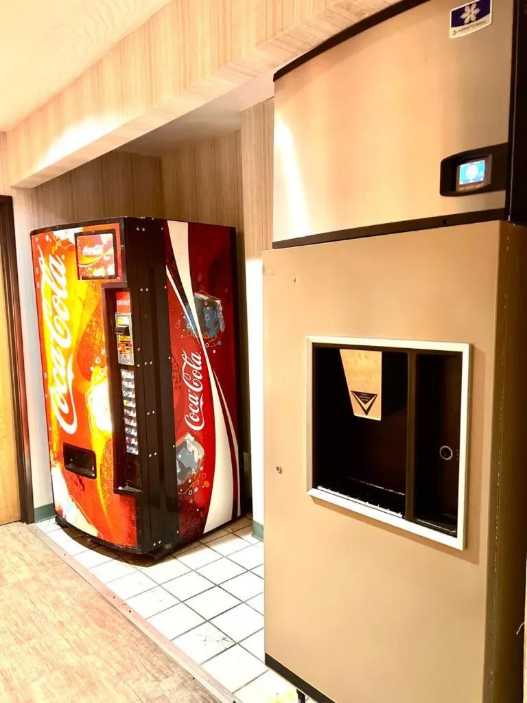 vending machine in Econo Lodge Oacoma - Chamberlain West