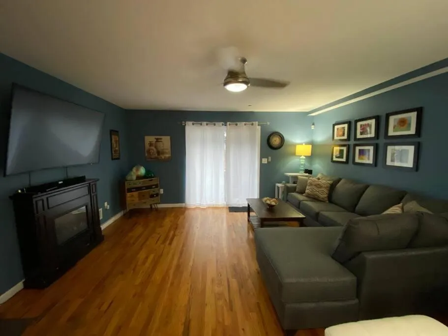 Casa Rosado @ NYC Home Pool Firepit Parking Ferry