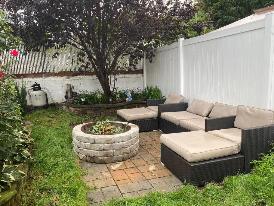 Casa Rosado @ NYC Home Pool Firepit Parking Ferry