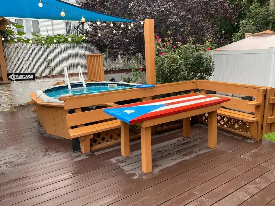 Casa Rosado @ NYC Home Pool Firepit Parking Ferry