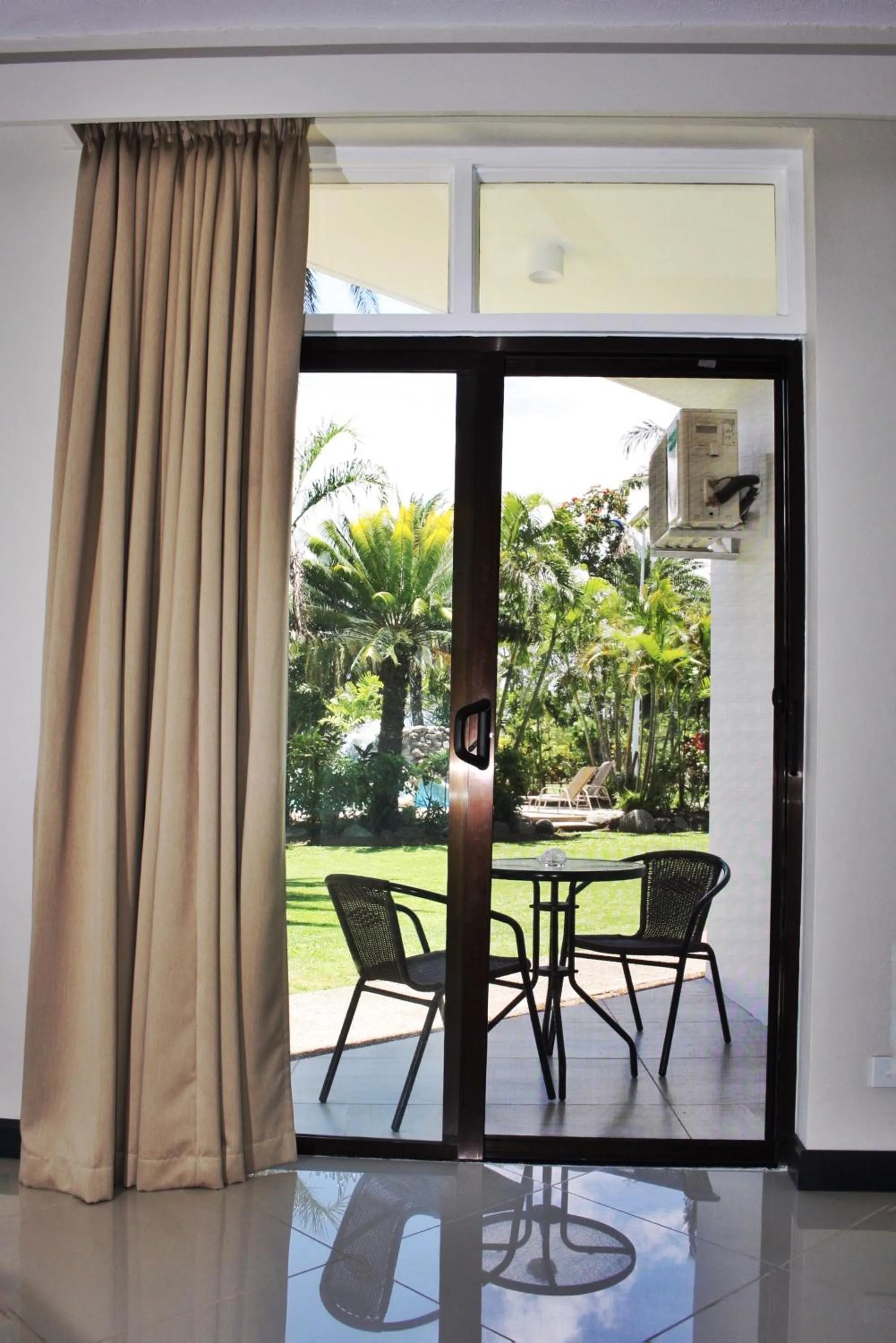 Patio in Hotel Oasis