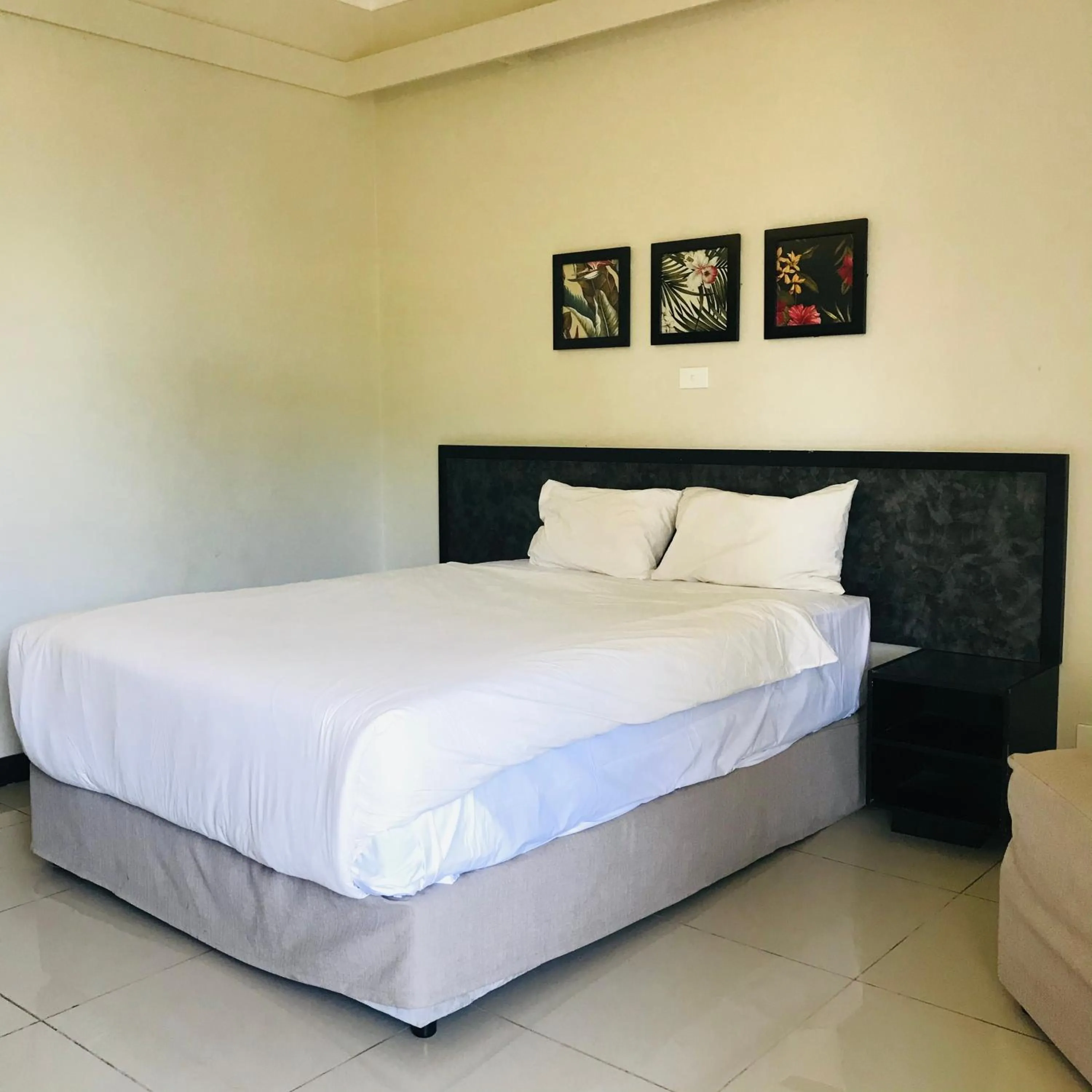 Bedroom, Bed in Hotel Oasis