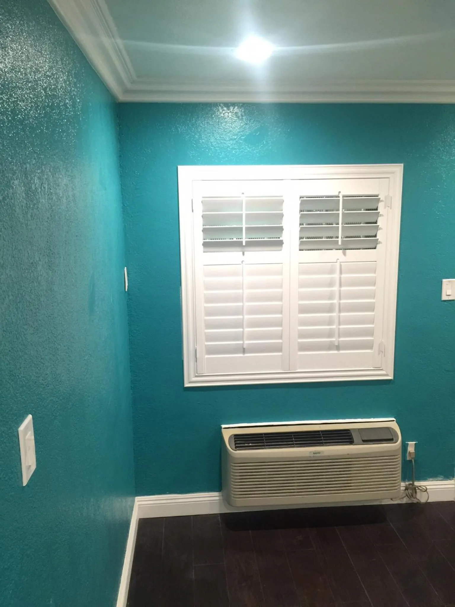 Decorative detail in Crenshaw Inn Motel