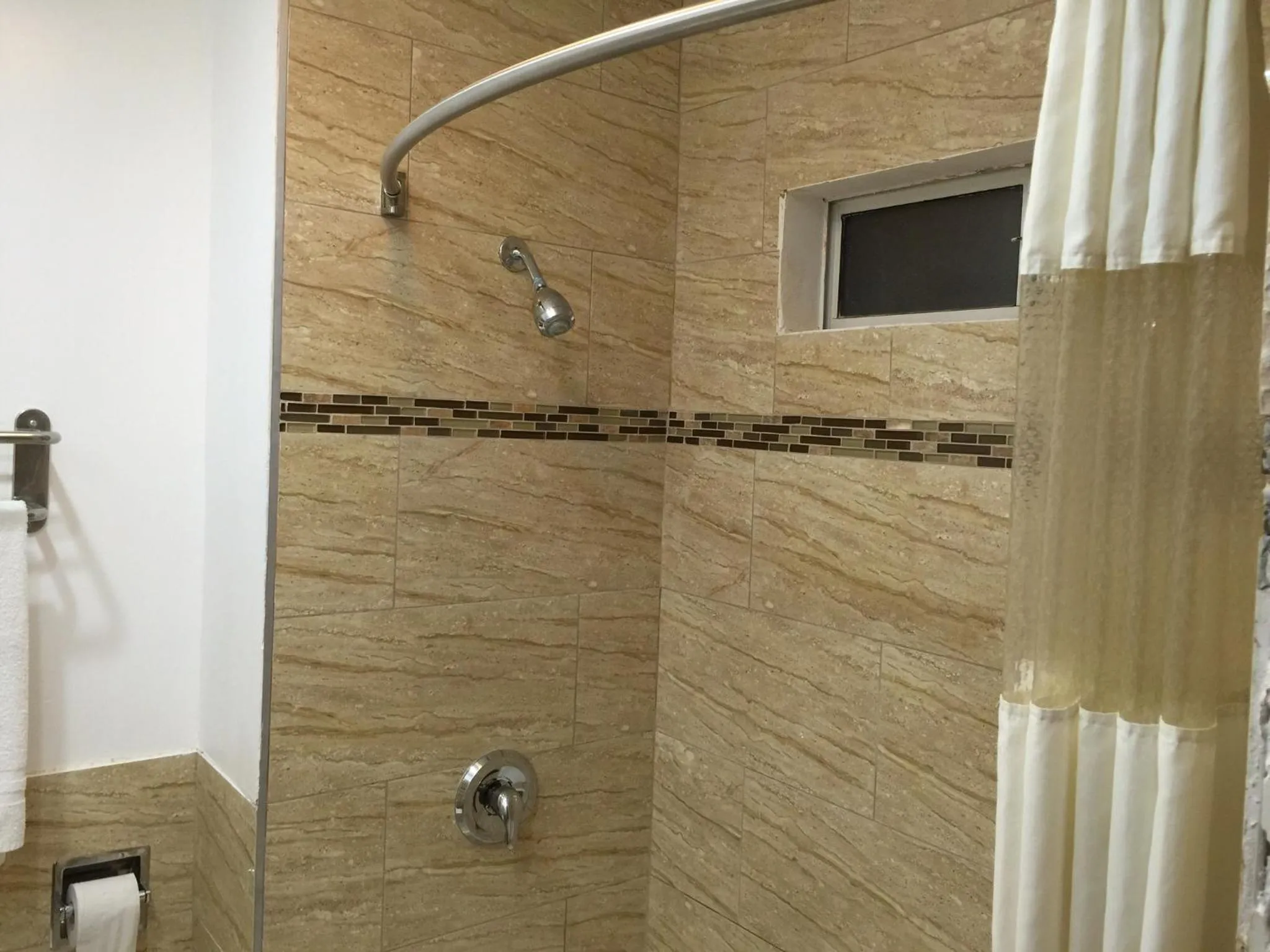 Shower in Crenshaw Inn Motel