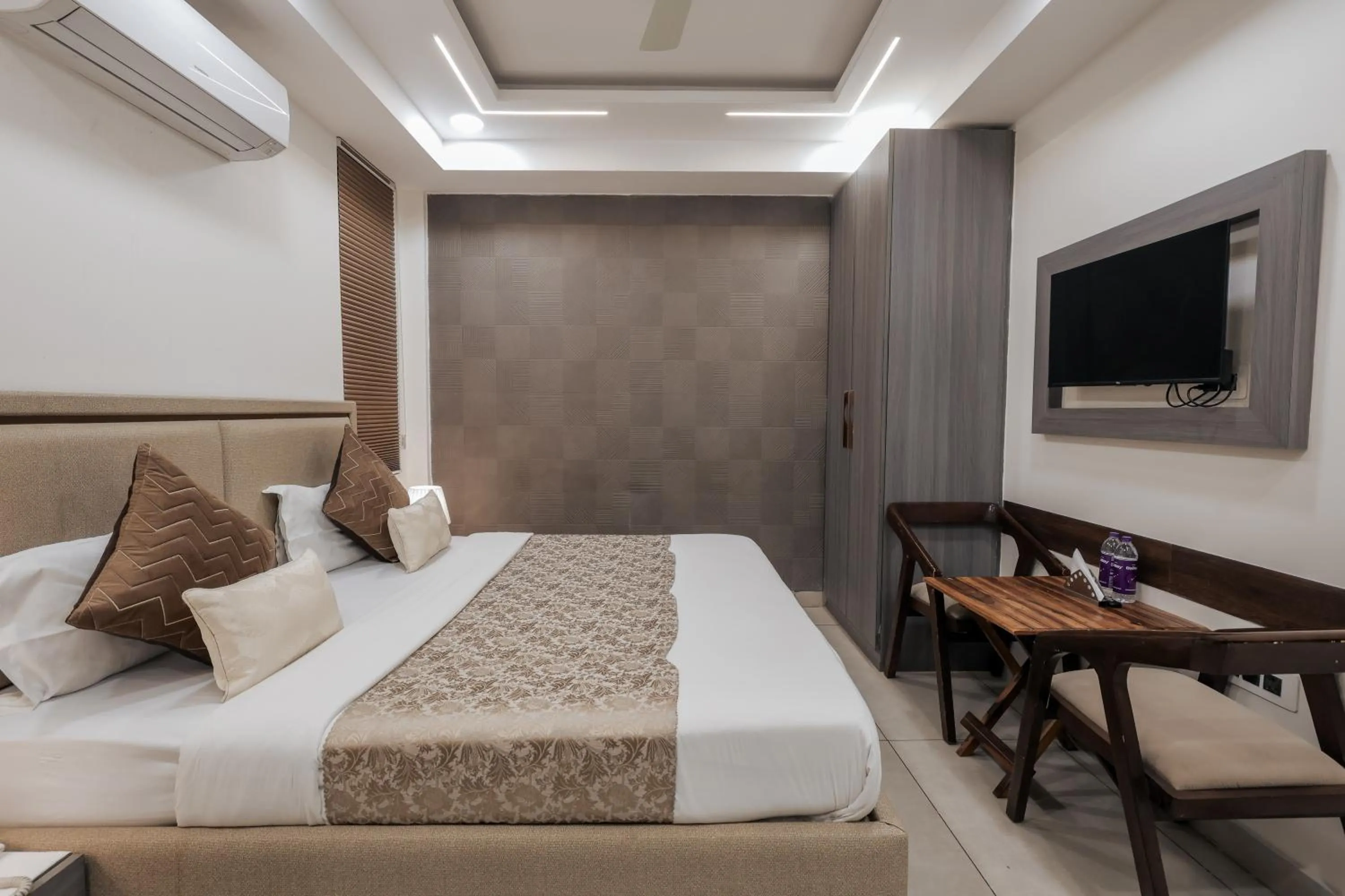 Bedroom, Bed in Micasa Homes