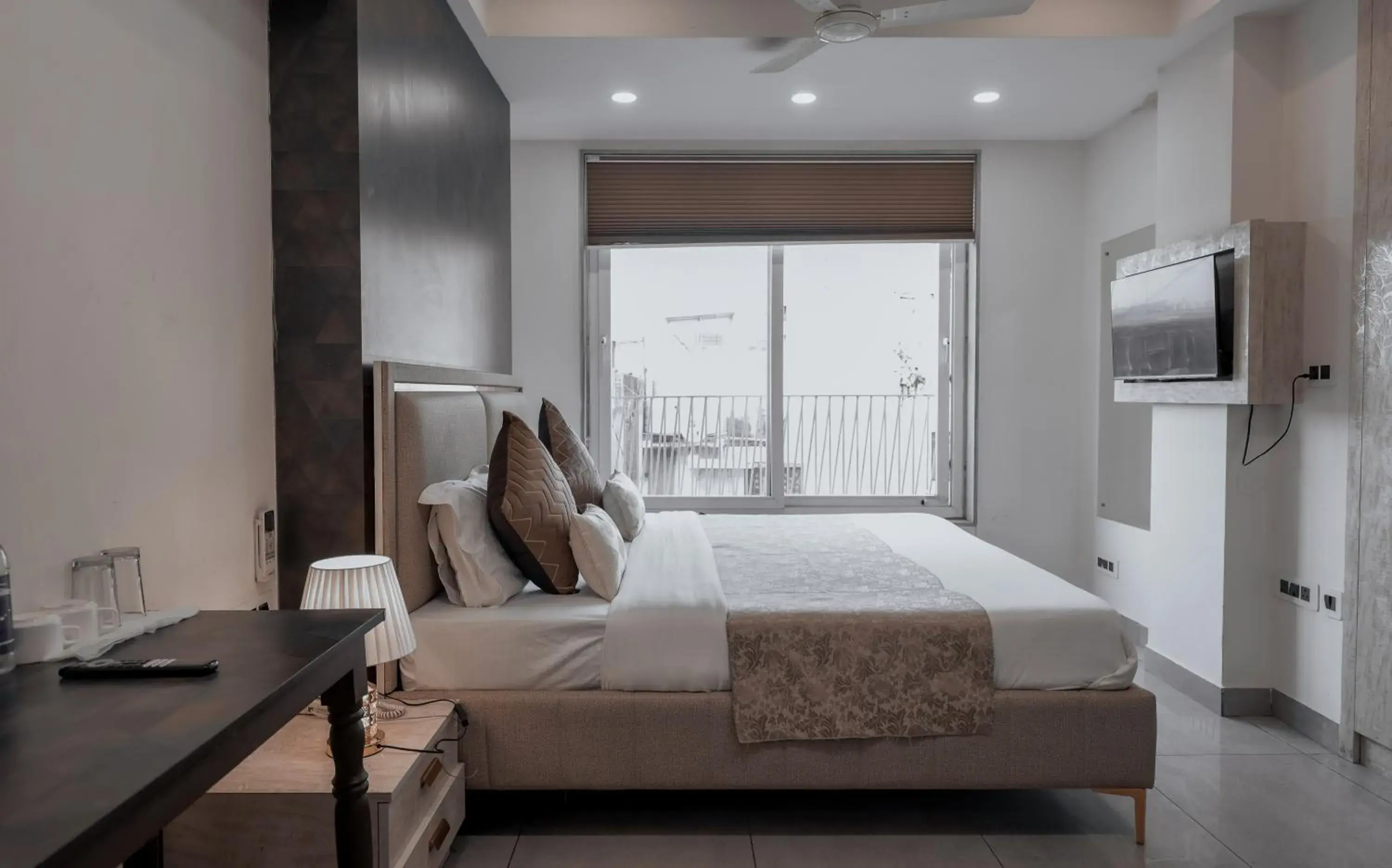 TV and multimedia, Bed in Micasa Homes TV and multimedia, Bed in Micasa Homes