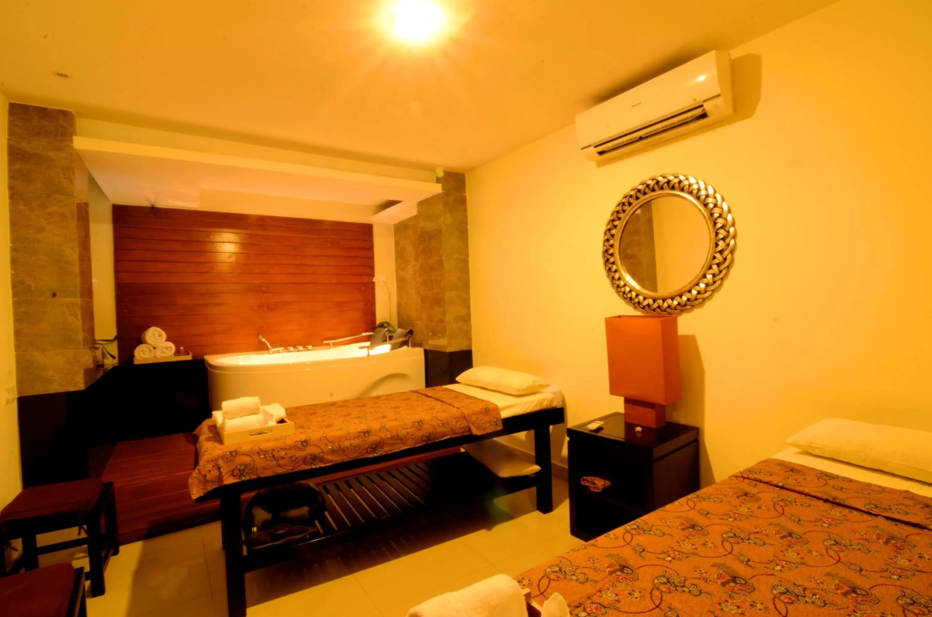 Massage, Bed in The Light Exclusive Villas and SPA