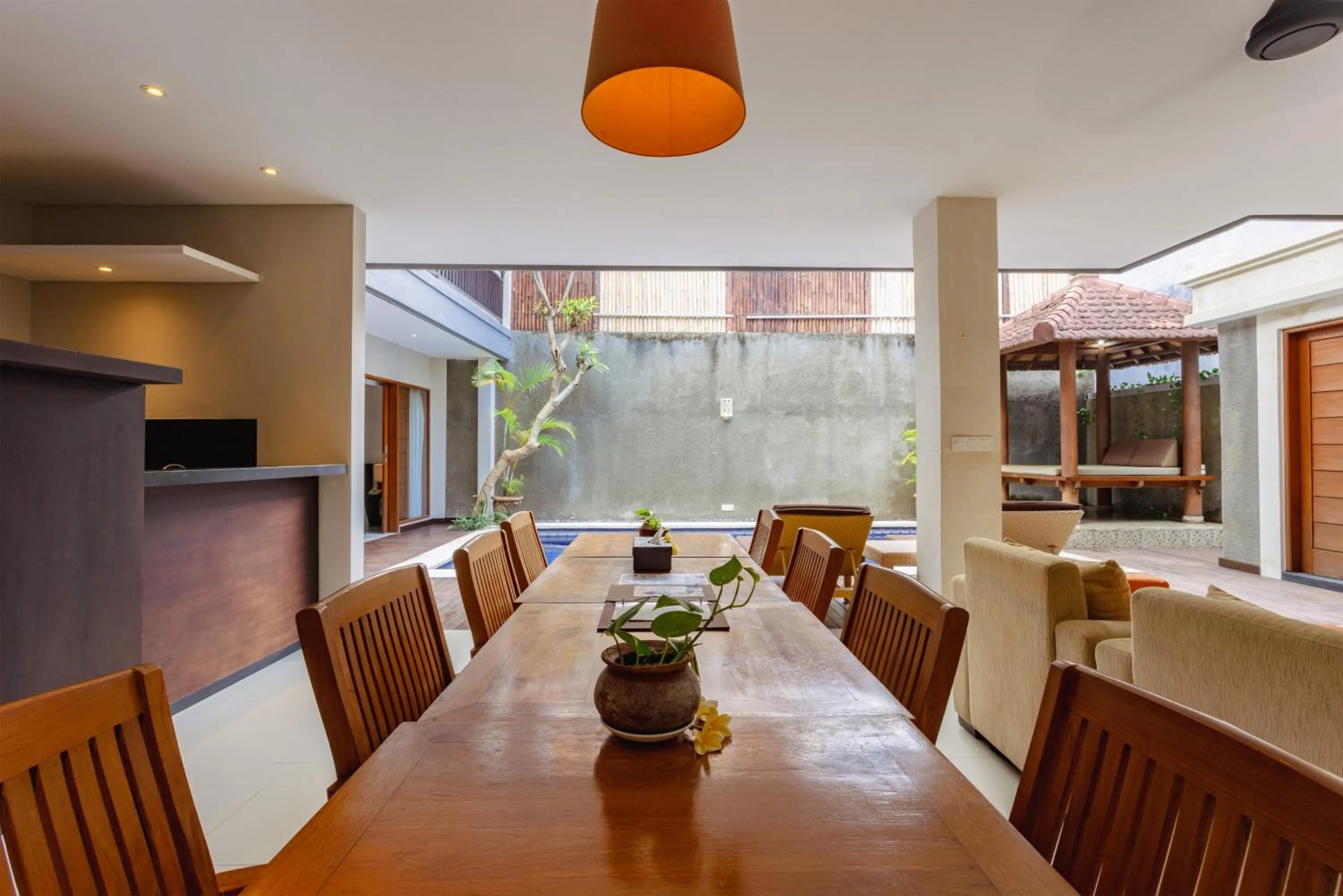 Dining area in The Light Exclusive Villas and SPA