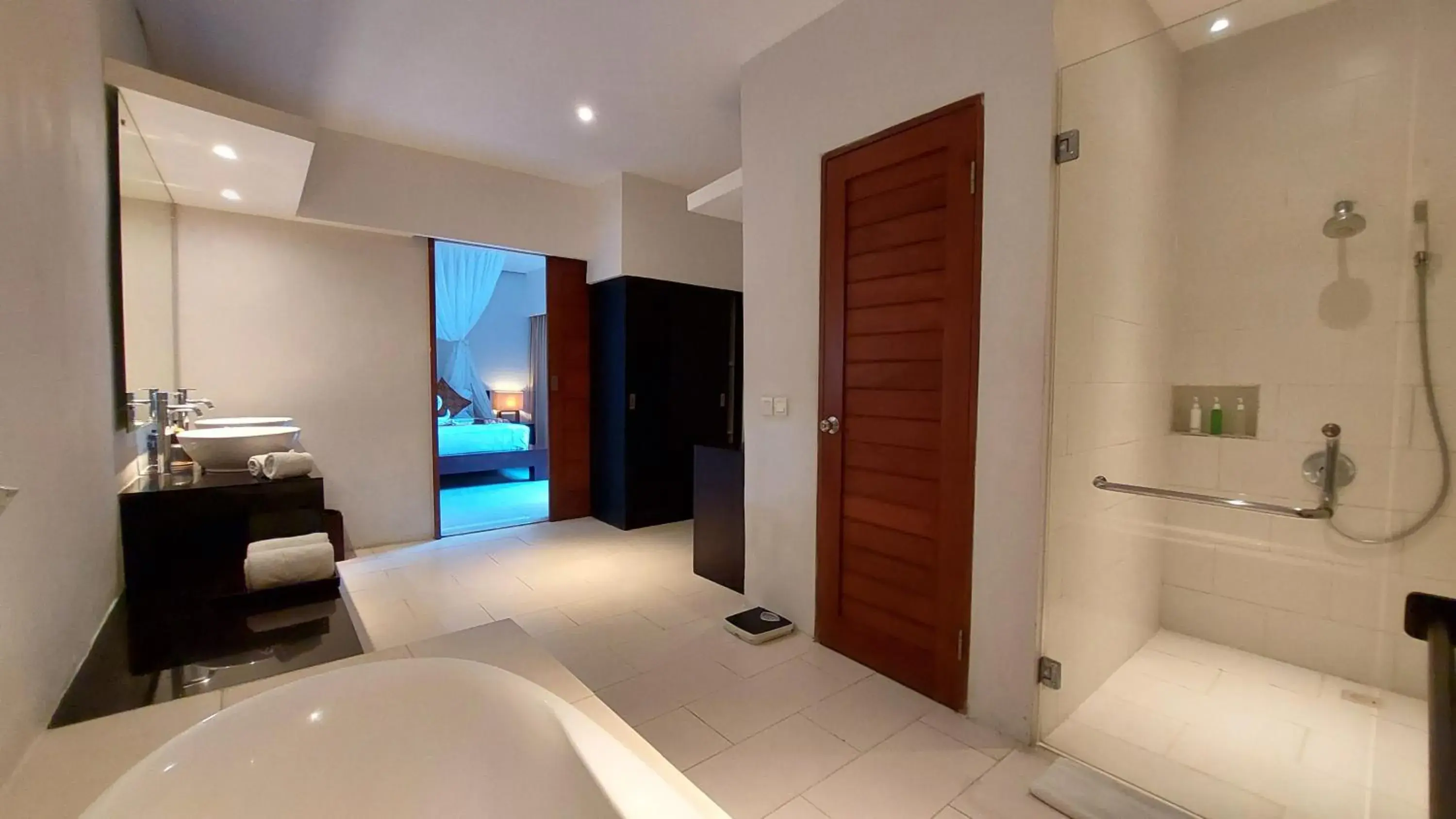 Shower, Bed in The Light Exclusive Villas and SPA Shower, Bed in The Light Exclusive Villas and SPA