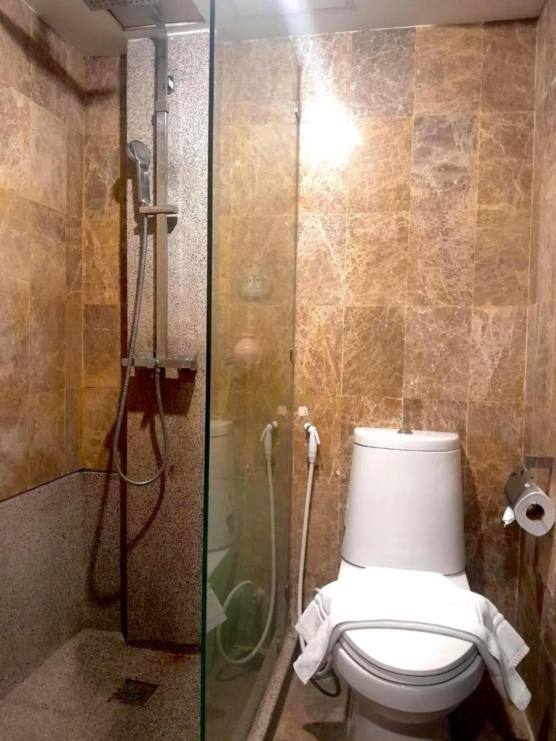 Shower in All Together Suite Hotel