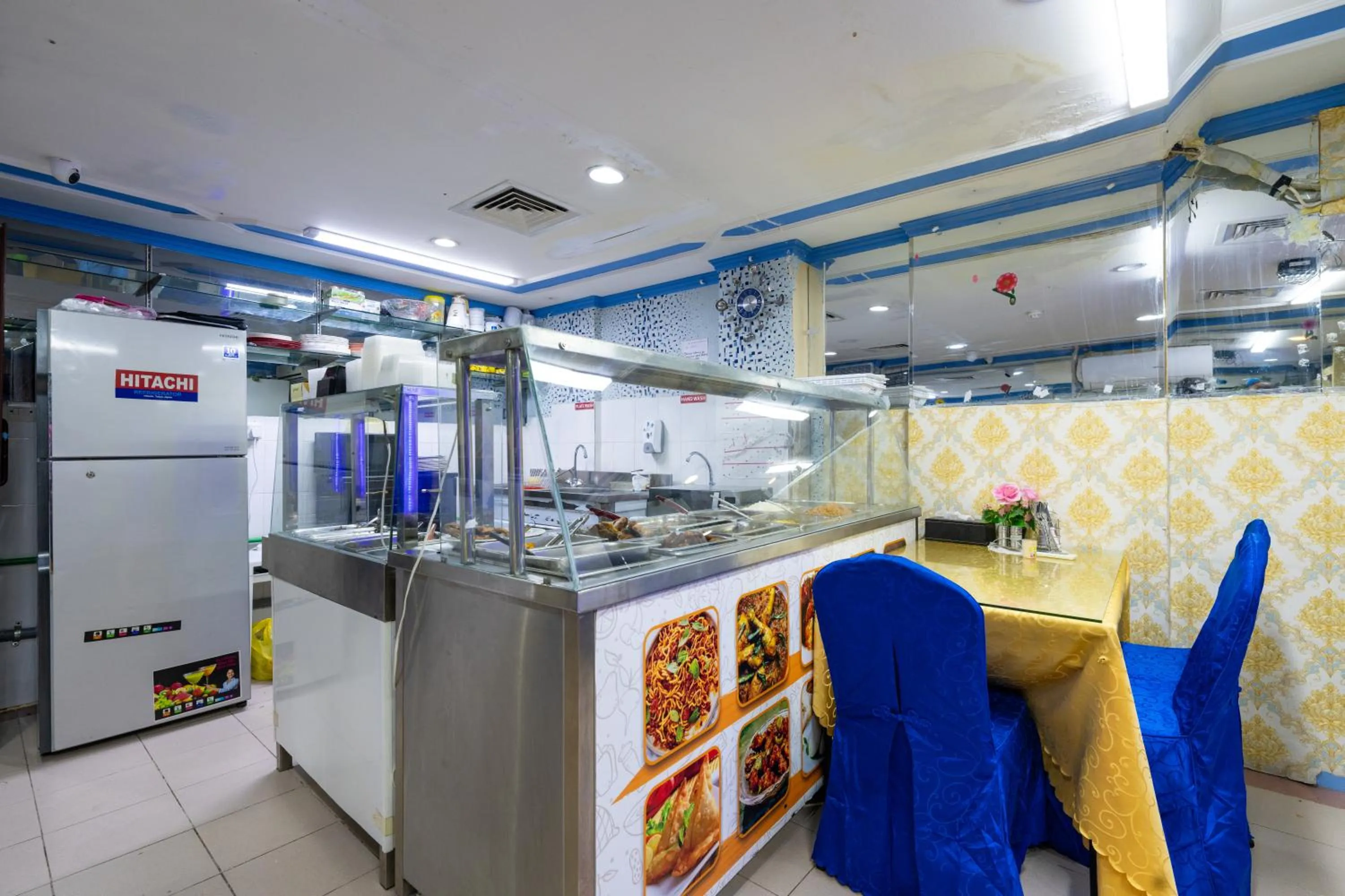Restaurant/places to eat in Tanha Hotel