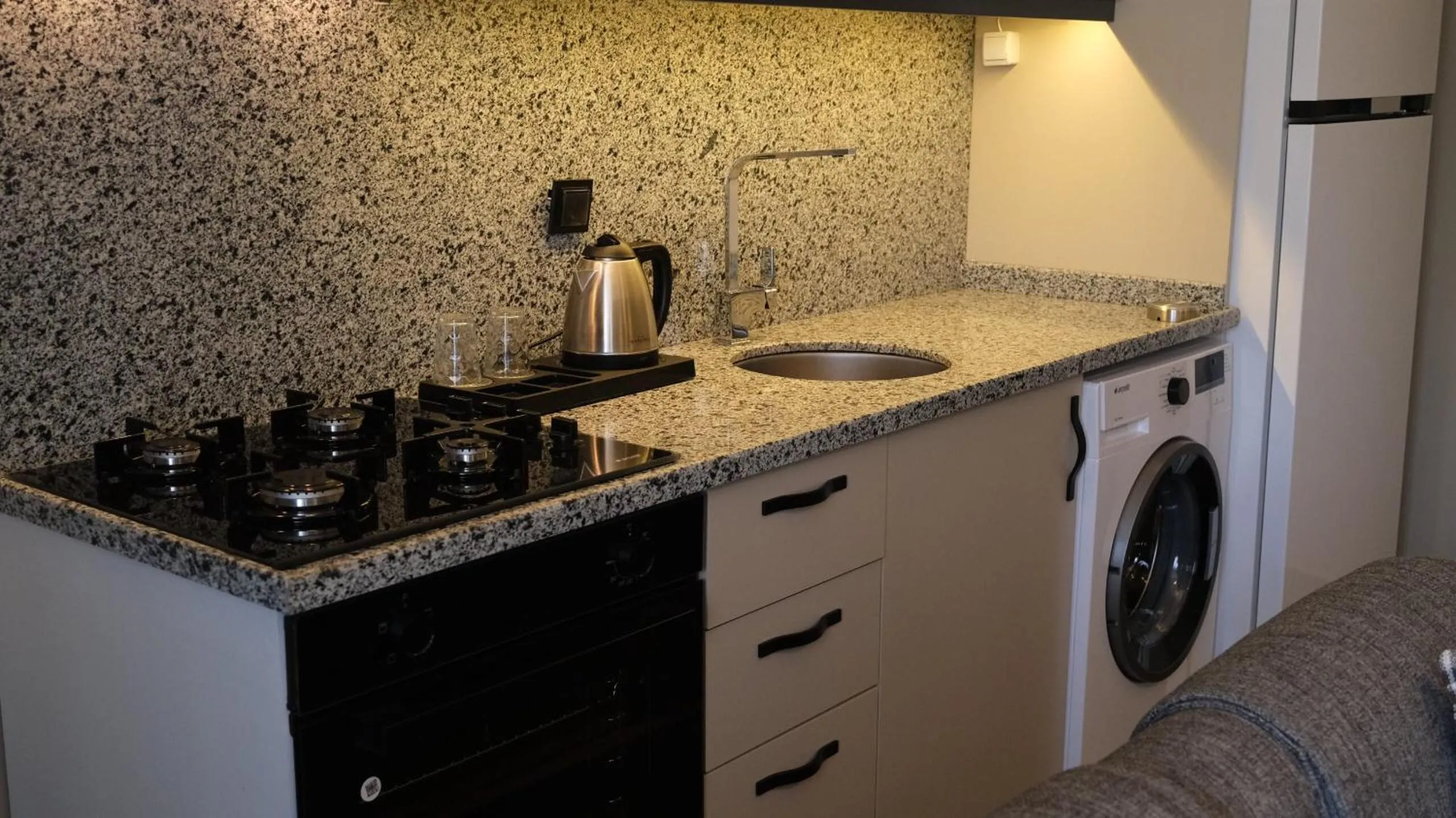 Coffee/tea facilities in LİMONOTTO SUİT OTEL