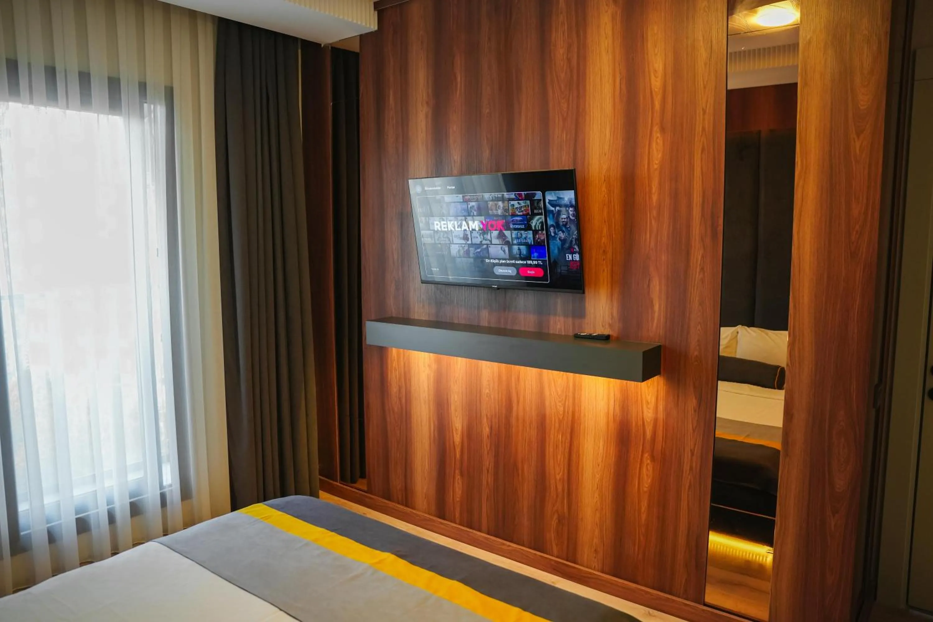 Communal lounge/ TV room, Bed in LİMONOTTO SUİT OTEL
