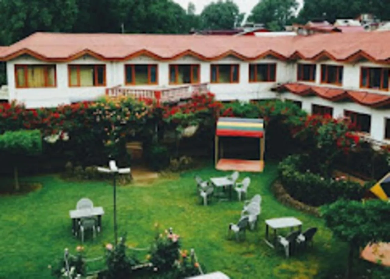 Hotel Akbar At Dal Lake Ghat Number 1