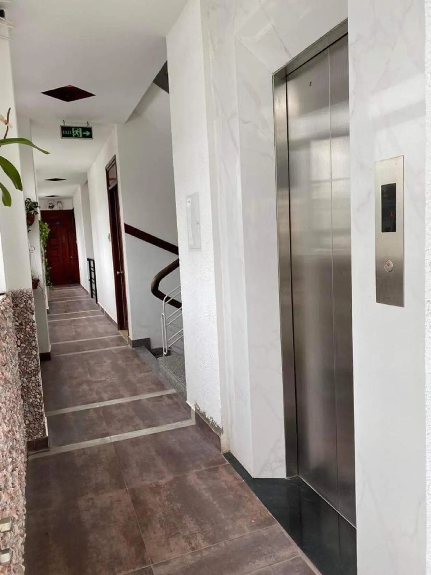 elevator in Sunny A Hotel